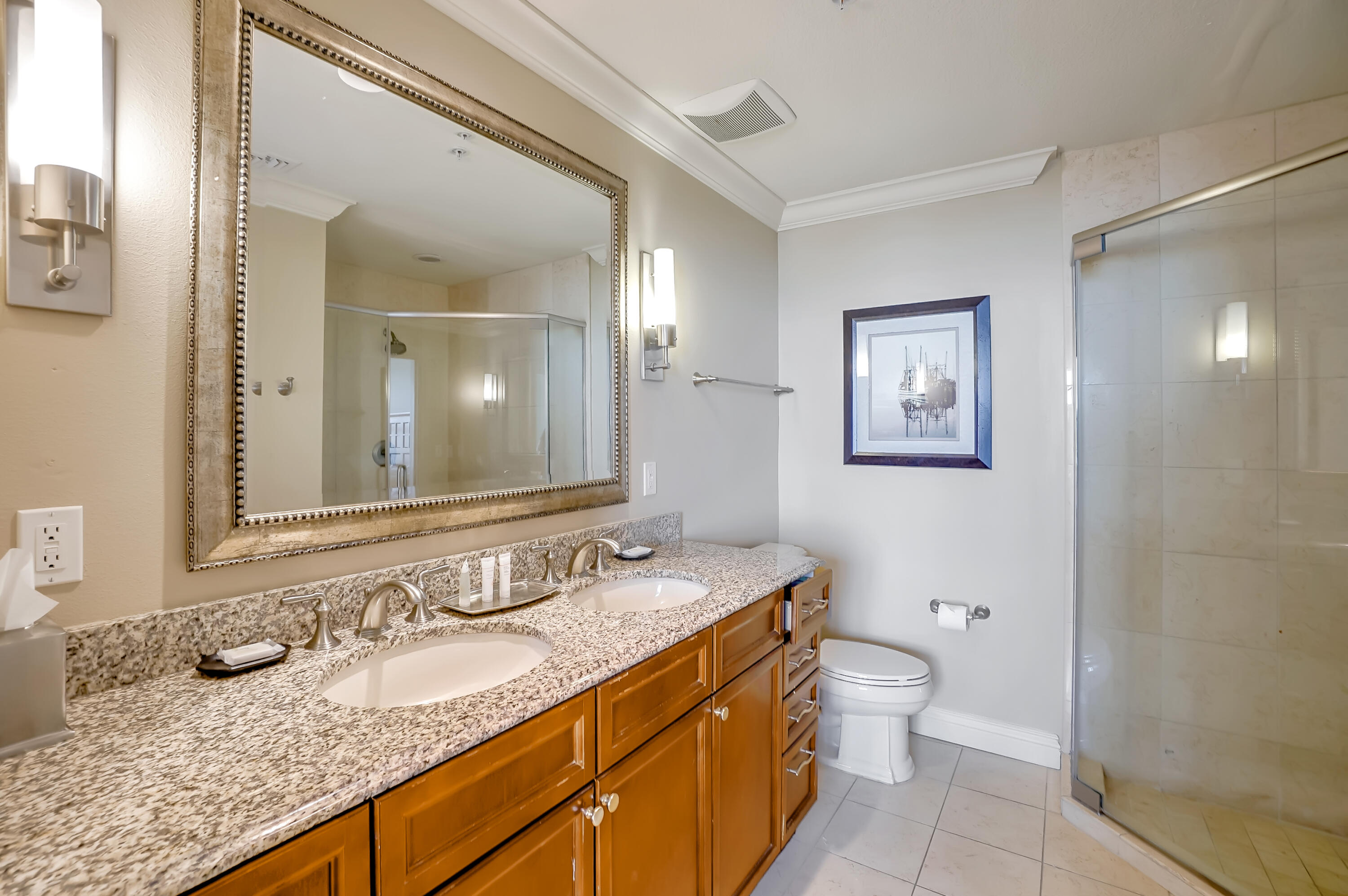 EMERALD GRANDE - Residential