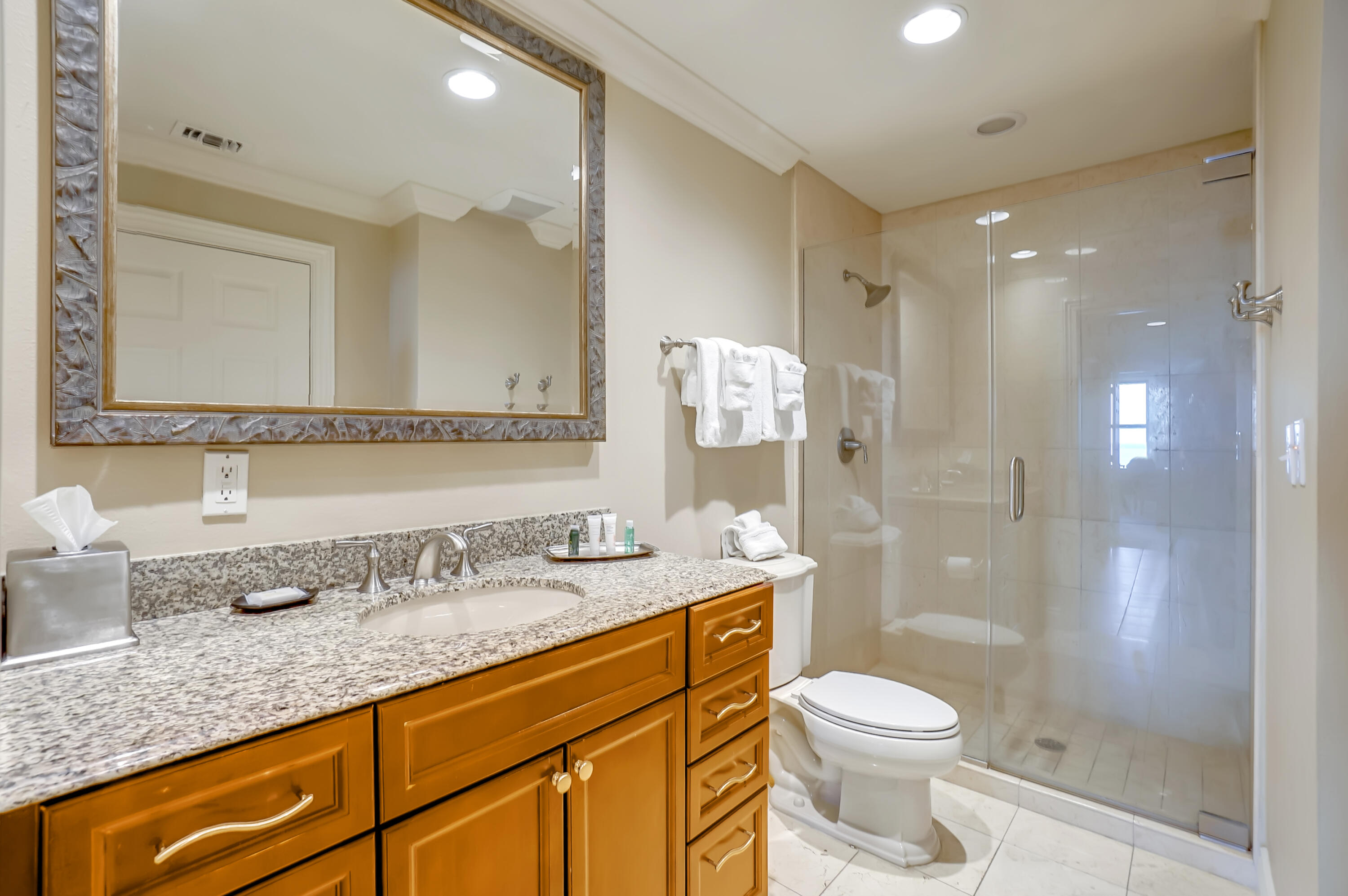 EMERALD GRANDE - Residential