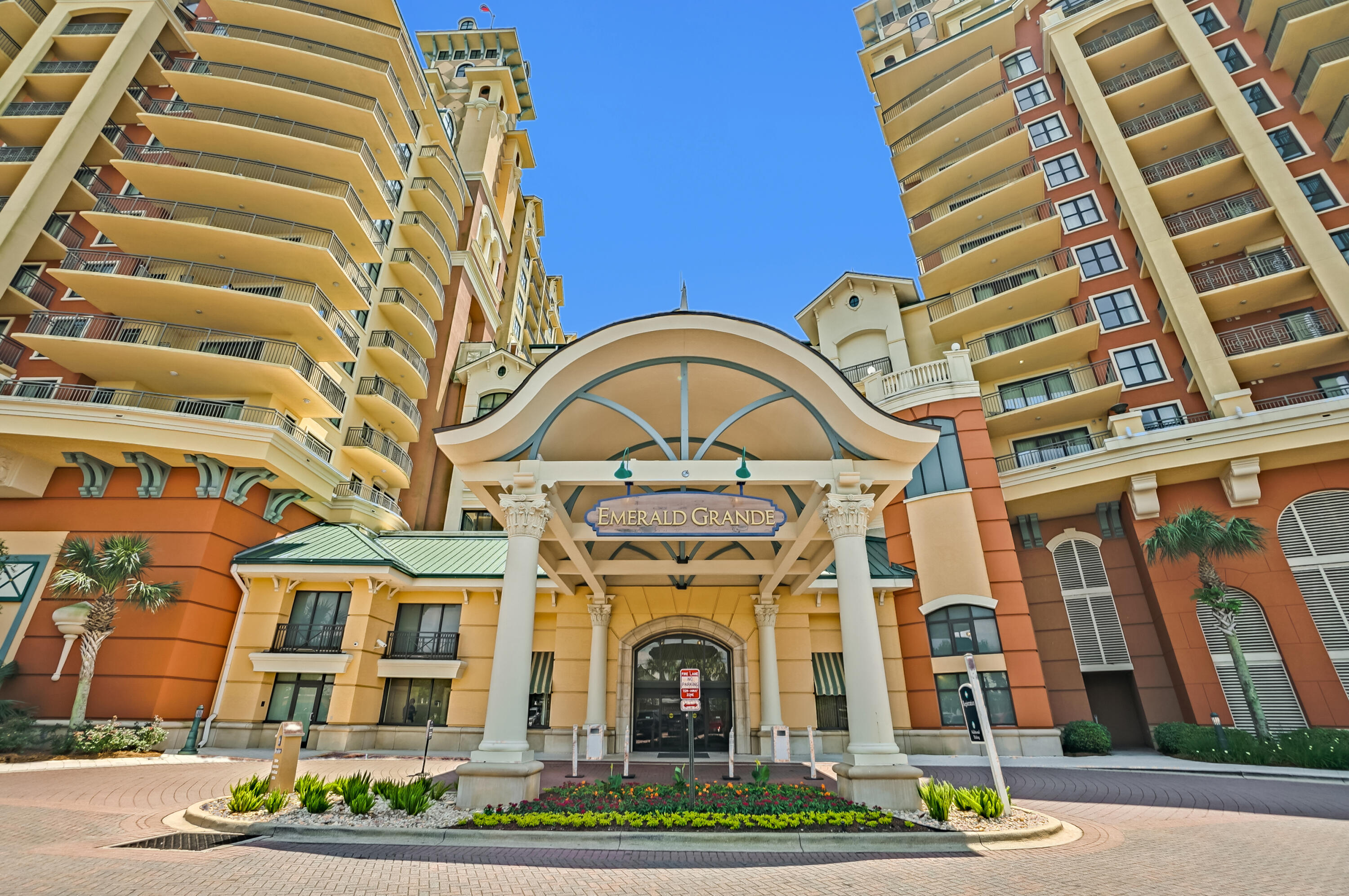 EMERALD GRANDE - Residential