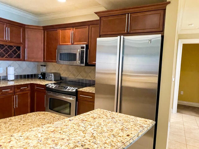 EMERALD GRANDE - Residential