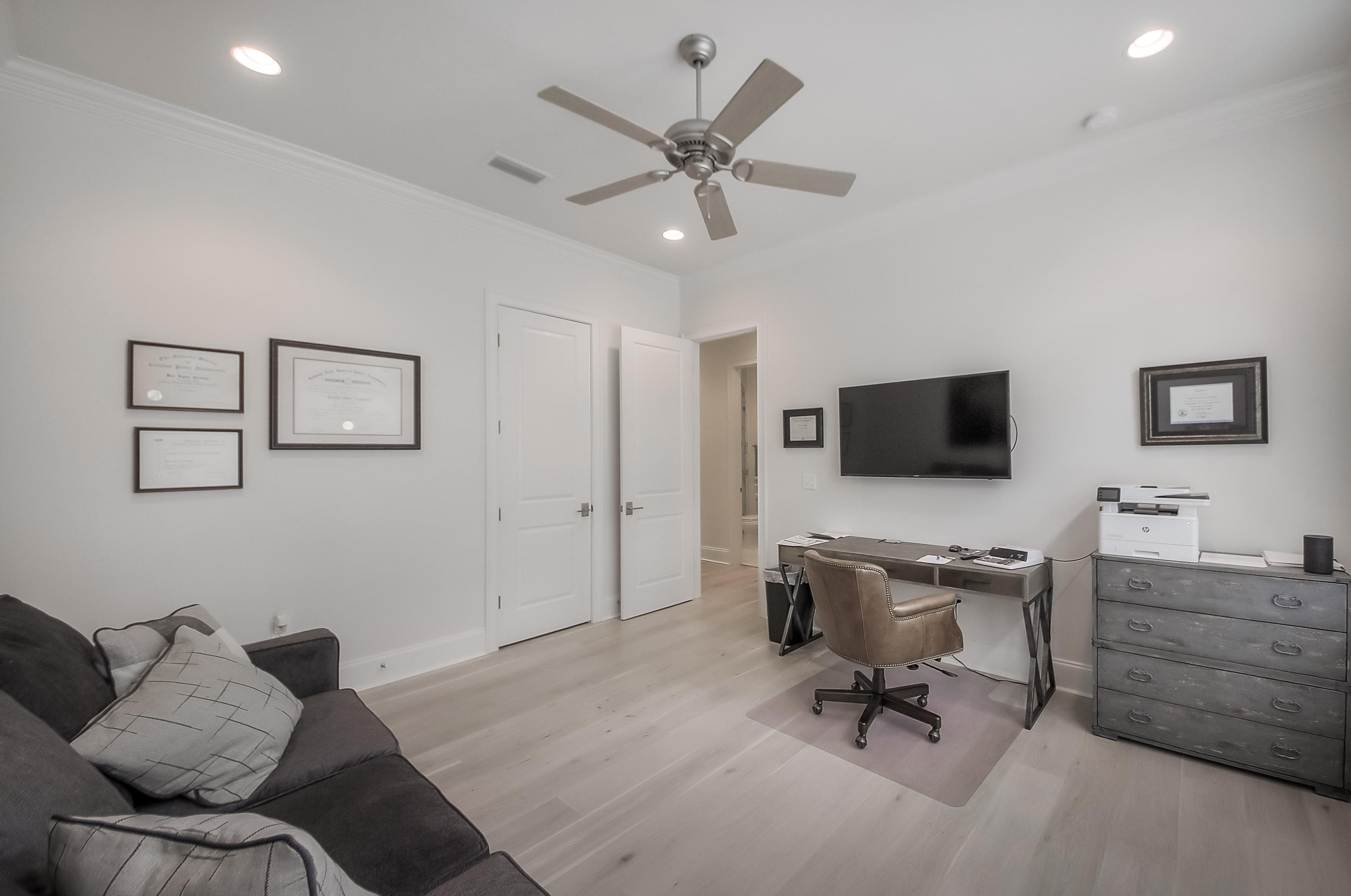 BURNT PINE - Residential