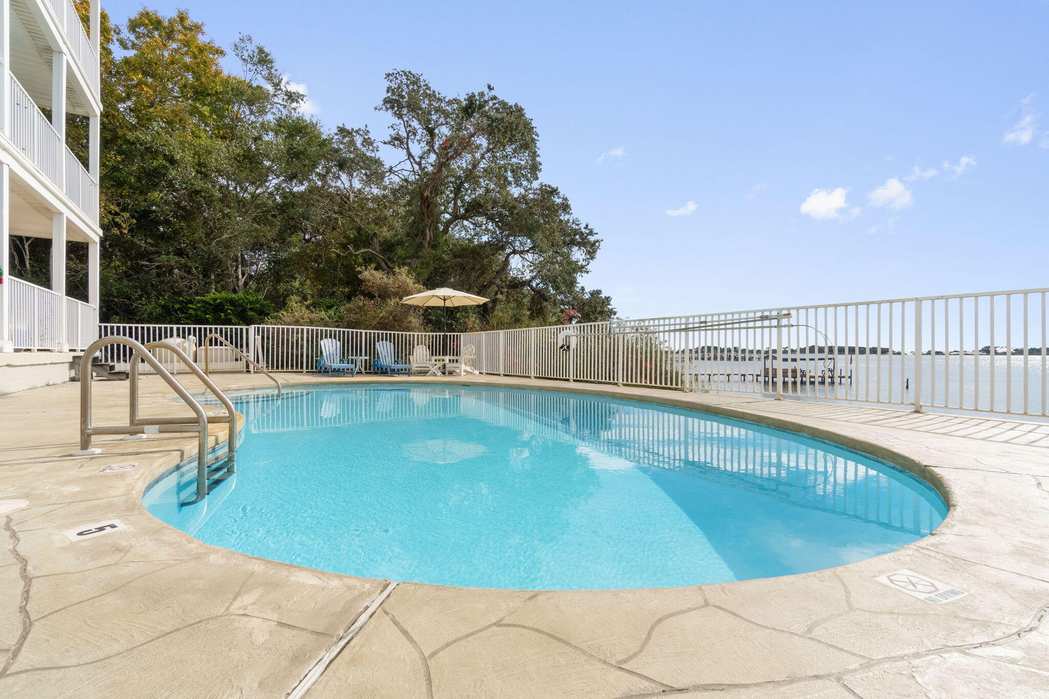 RUM ISLAND CONDOMINIUM - Residential