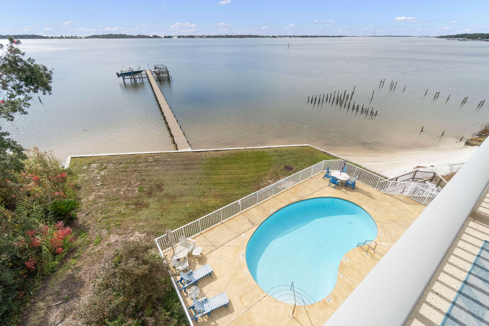 RUM ISLAND CONDOMINIUM - Residential