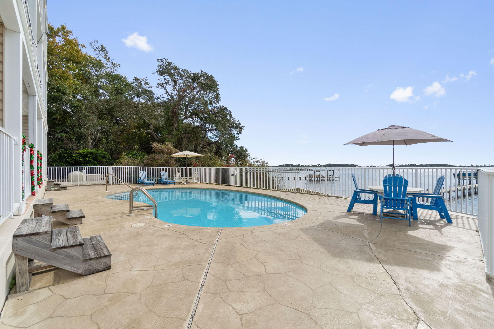 RUM ISLAND CONDOMINIUM - Residential