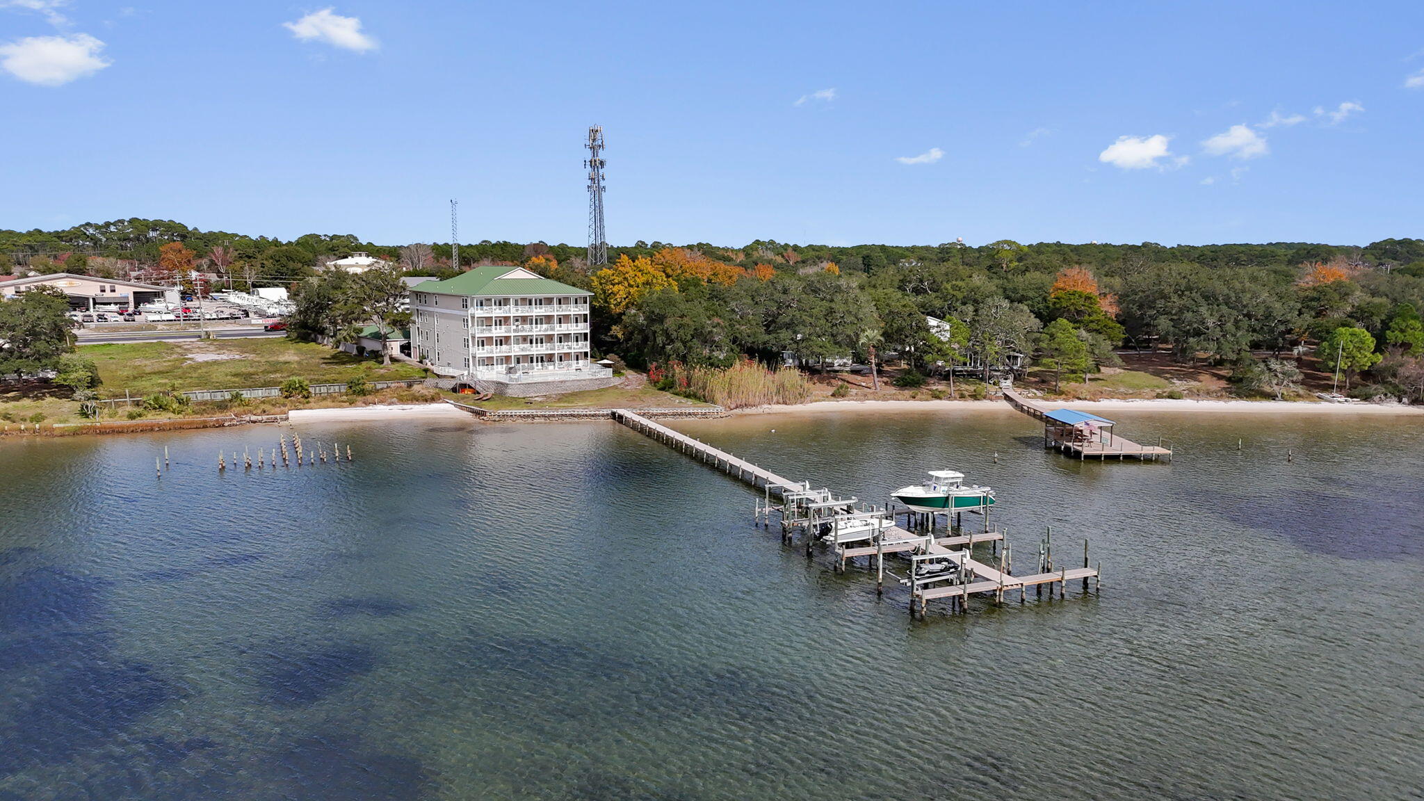 RUM ISLAND CONDOMINIUM - Residential