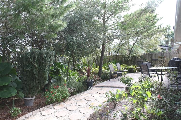 PARADISE RETREAT - Residential