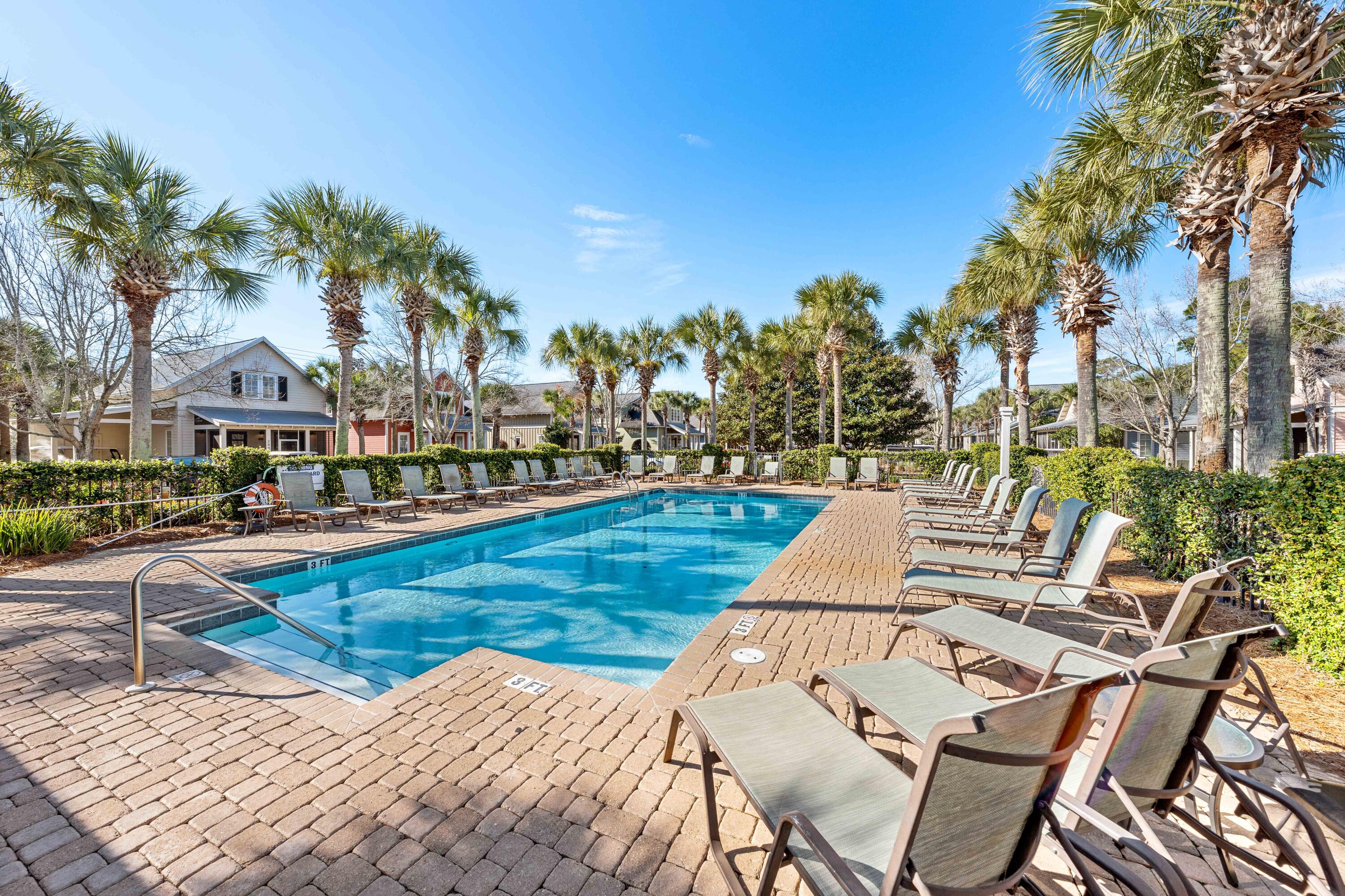 BUNGALOS AT SANDESTIN - Residential