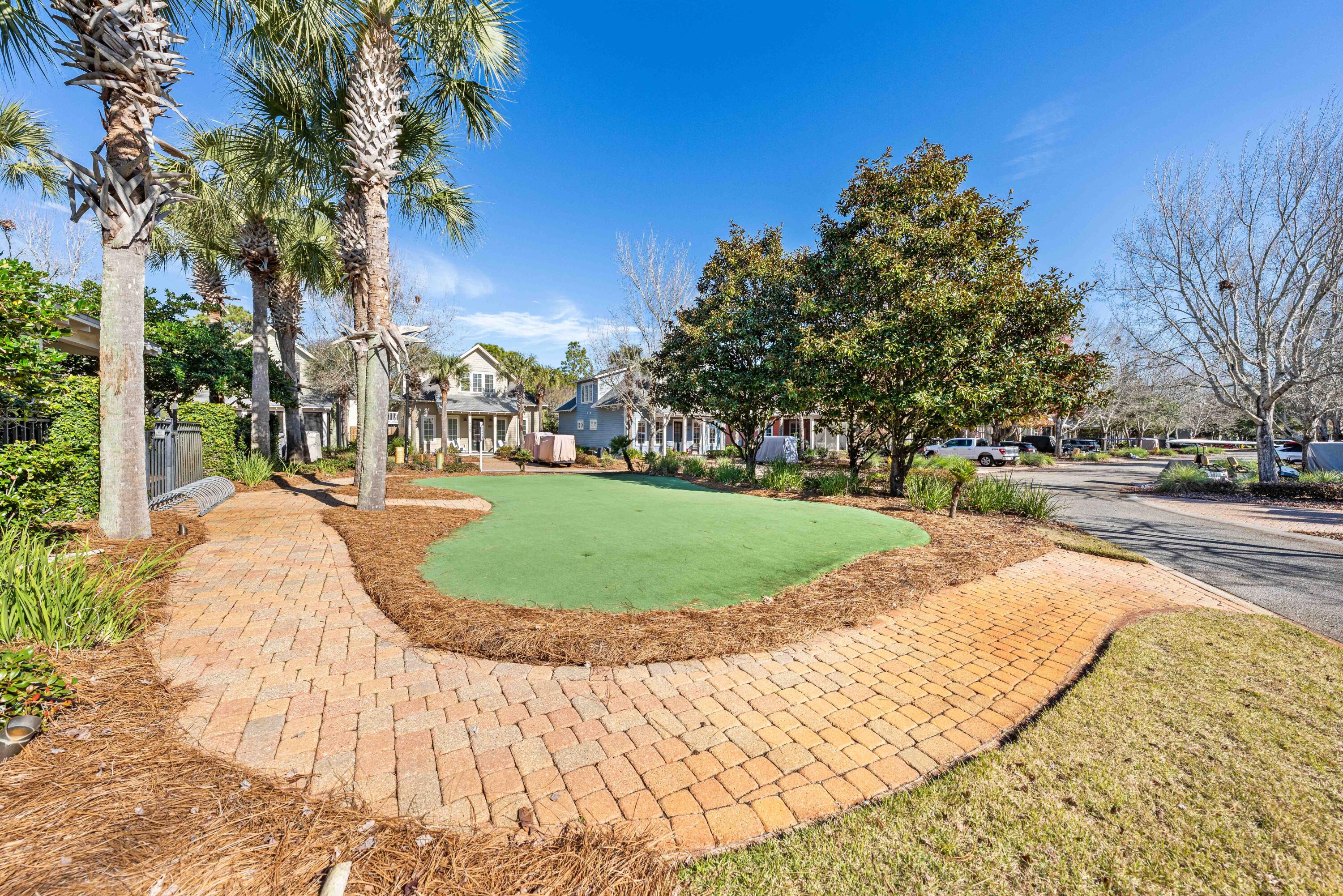 BUNGALOS AT SANDESTIN - Residential