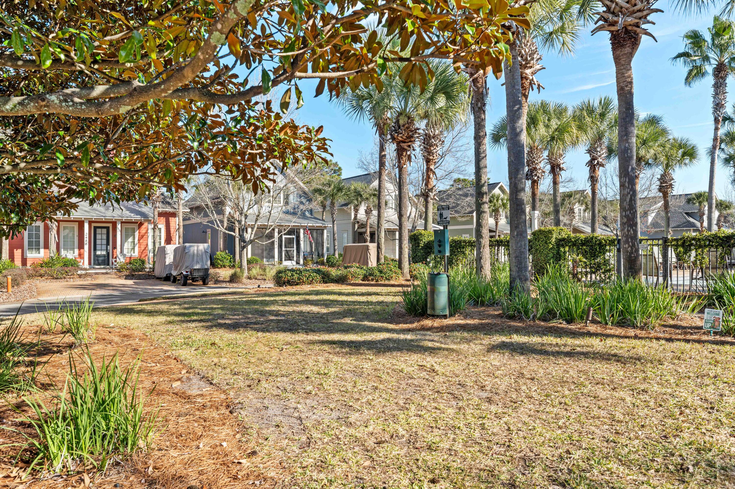 BUNGALOS AT SANDESTIN - Residential