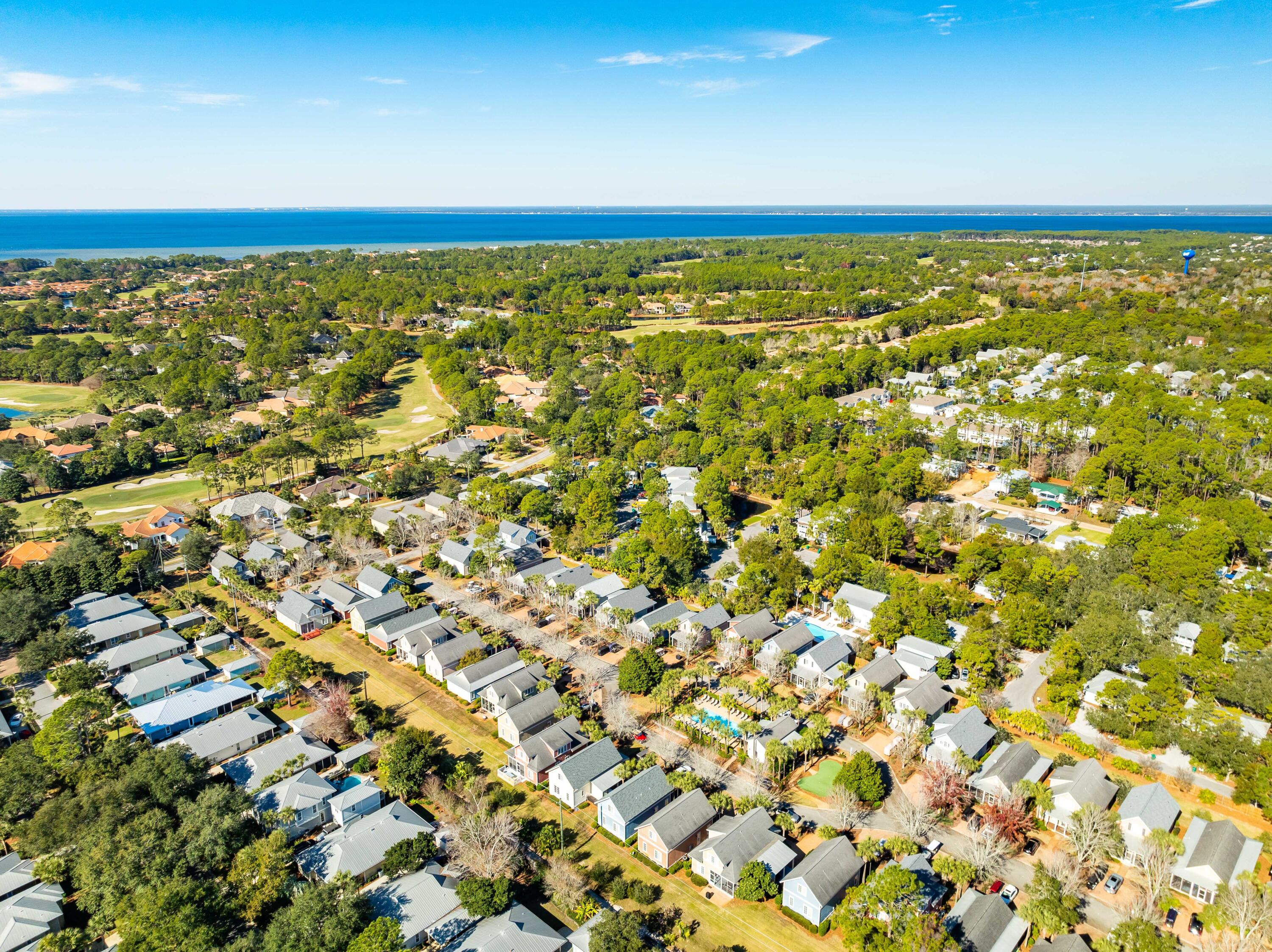 BUNGALOS AT SANDESTIN - Residential