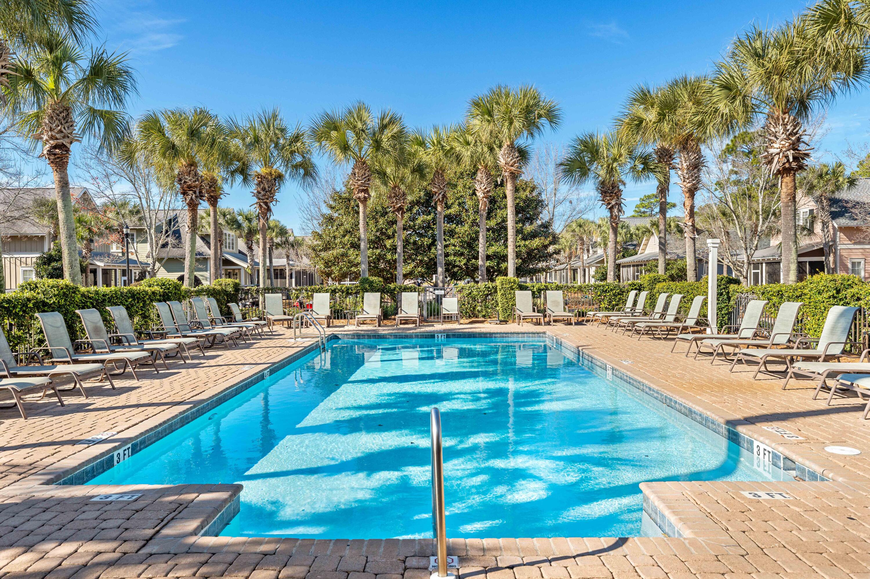 BUNGALOS AT SANDESTIN - Residential