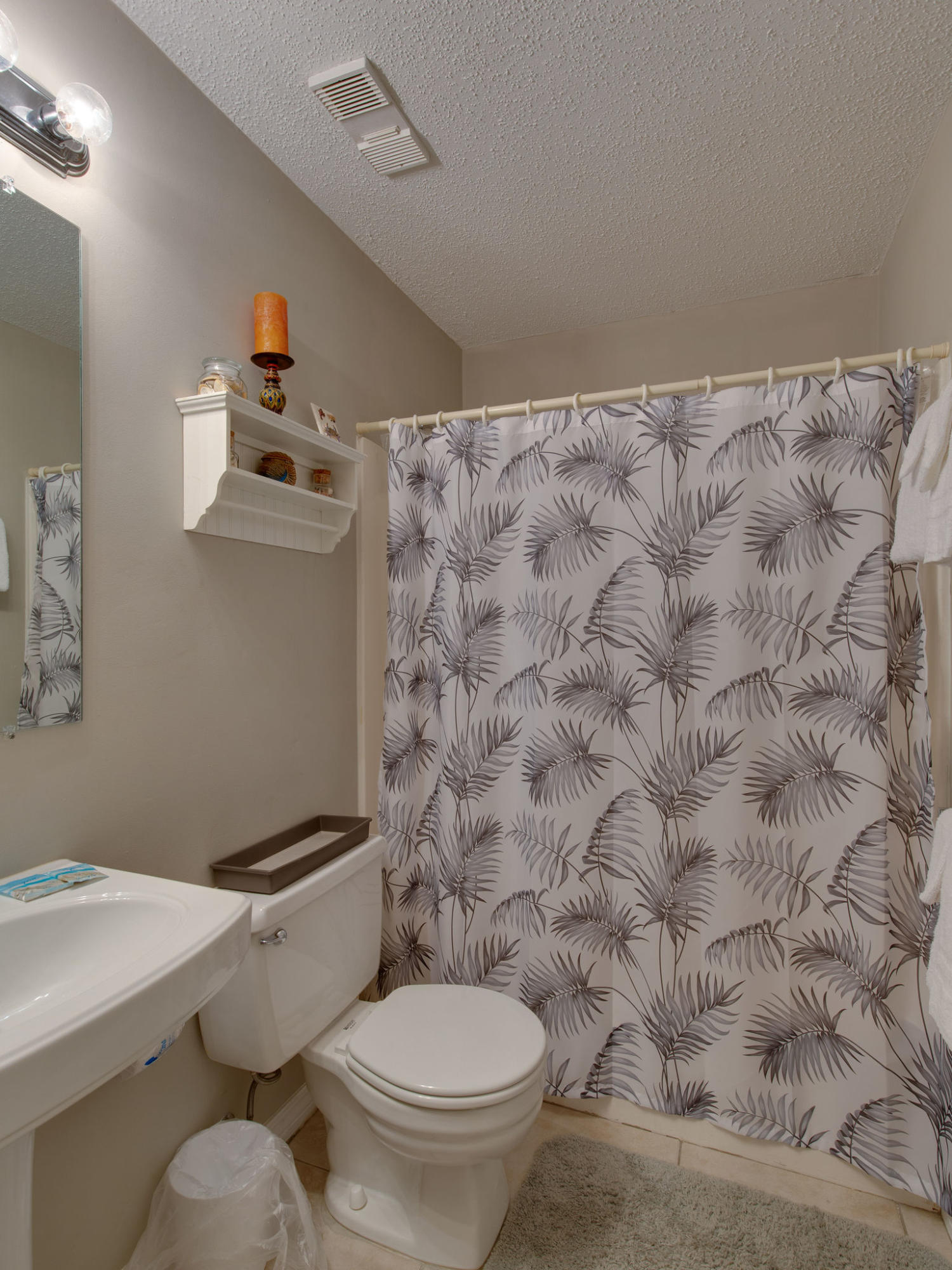 SUNDOWN CONDO - Residential