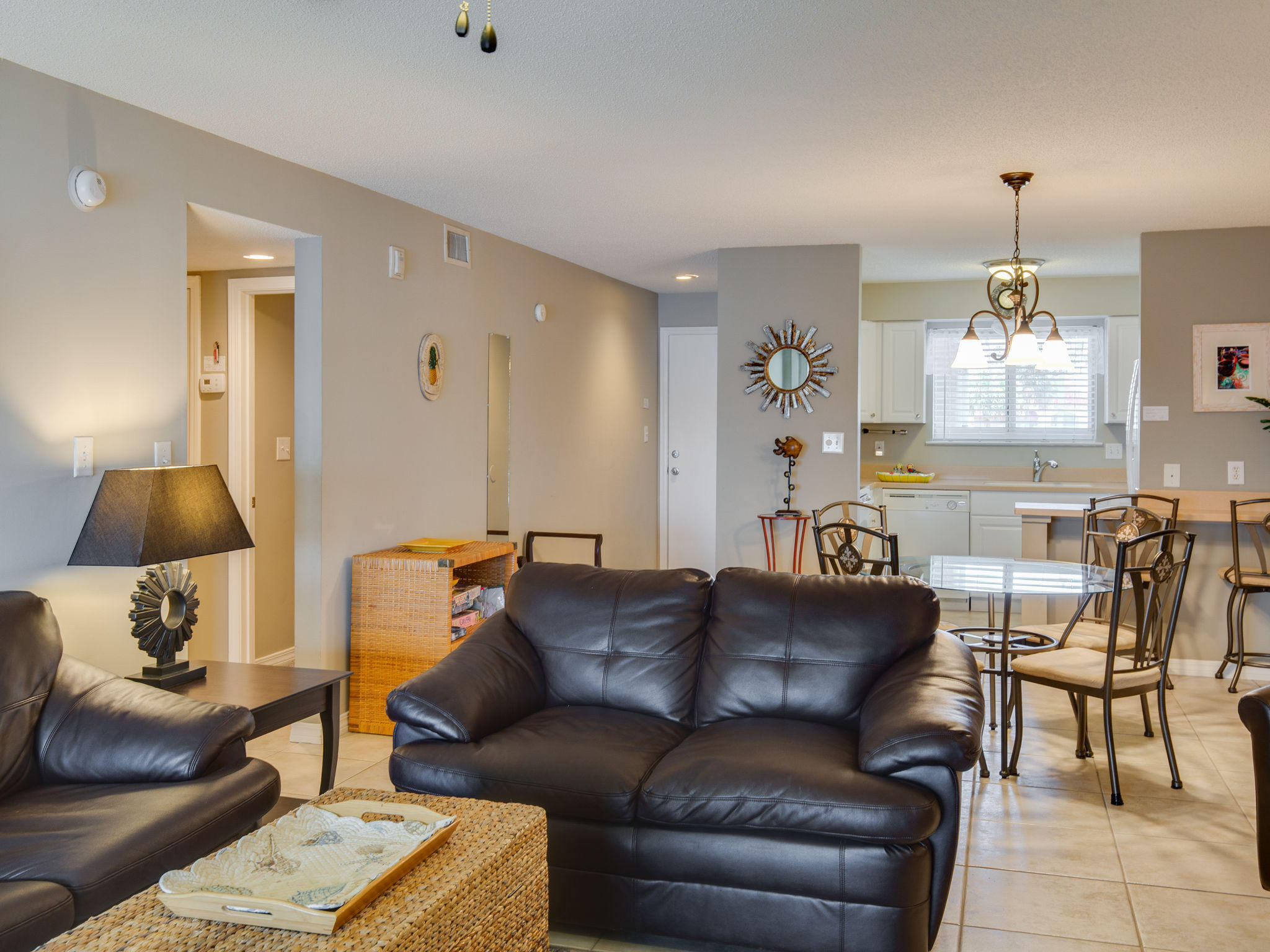 SUNDOWN CONDO - Residential