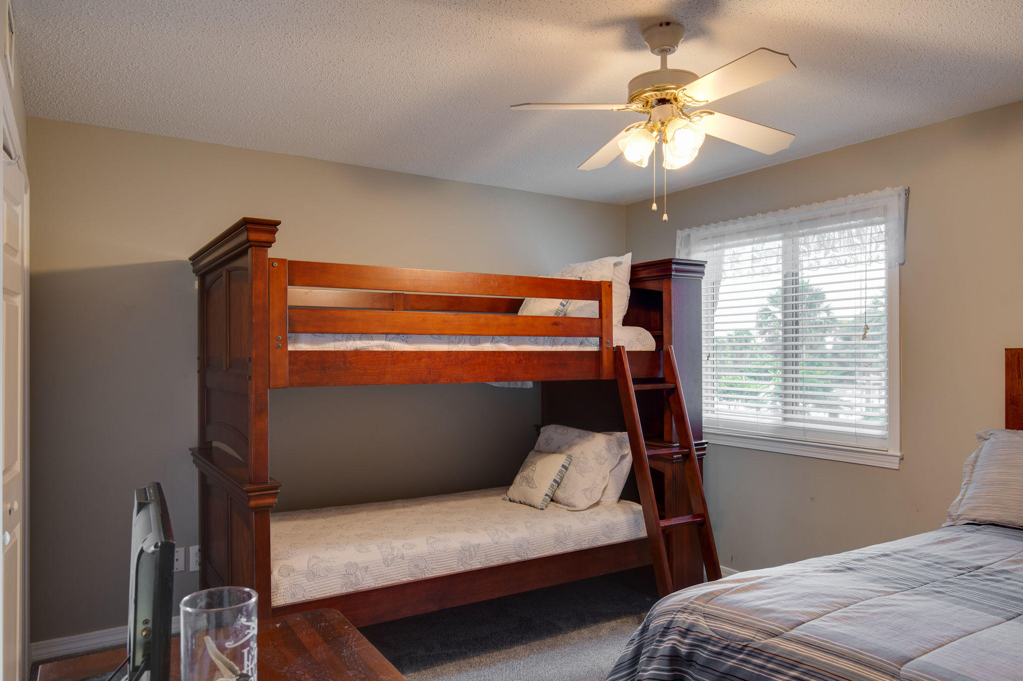 SUNDOWN CONDO - Residential