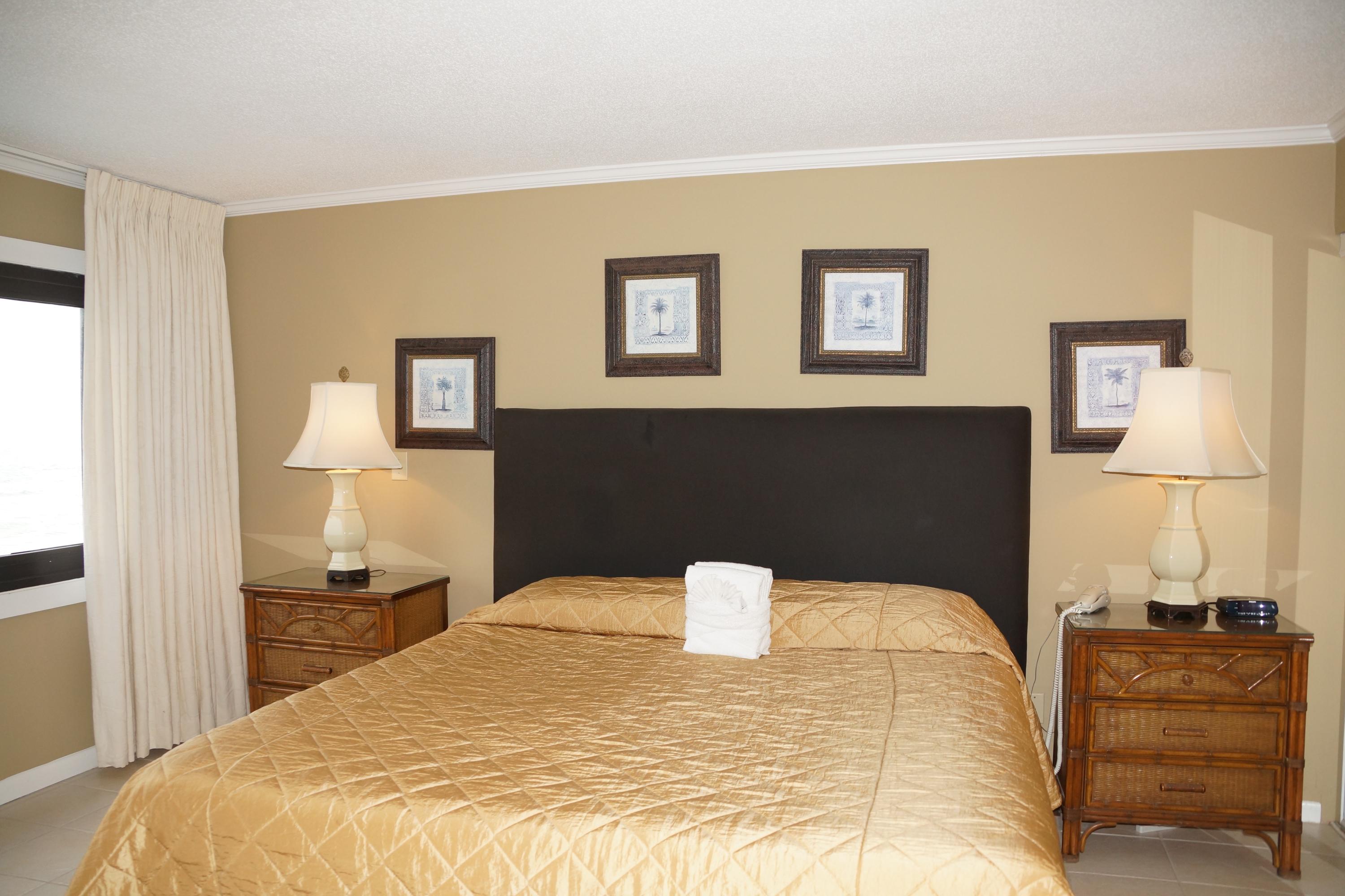 EMERALD TOWERS CONDO - Residential