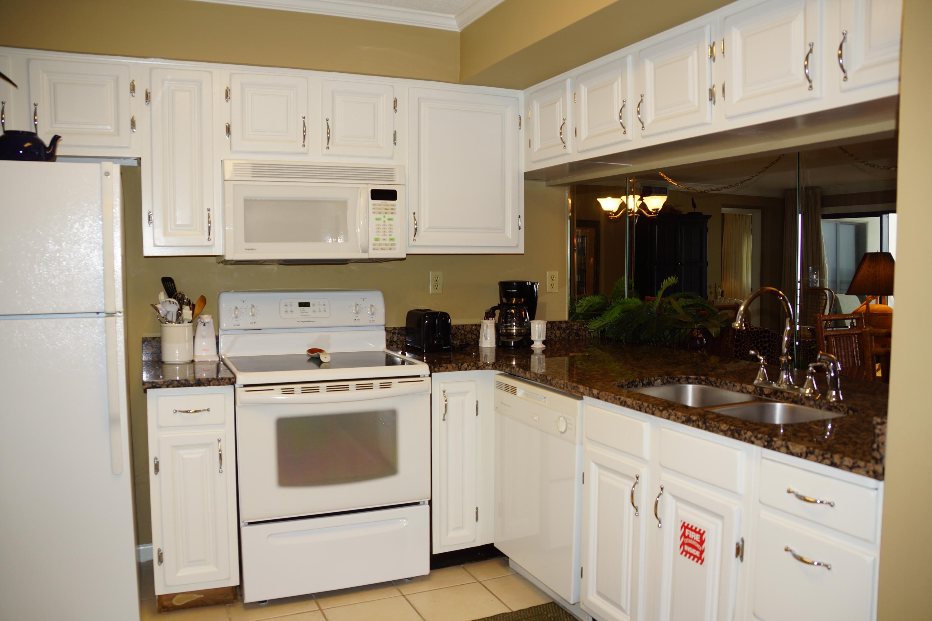 EMERALD TOWERS CONDO - Residential