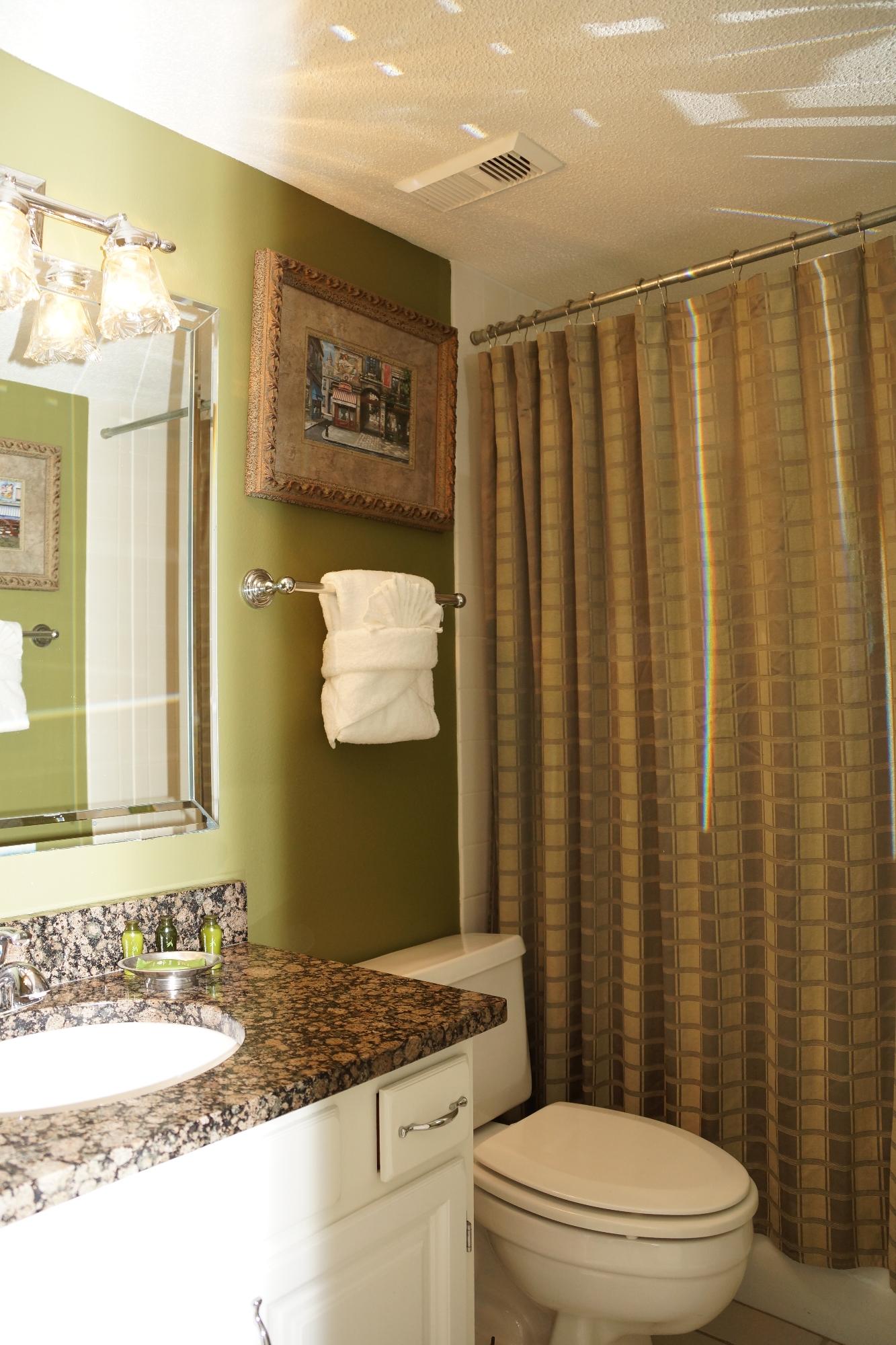 EMERALD TOWERS CONDO - Residential