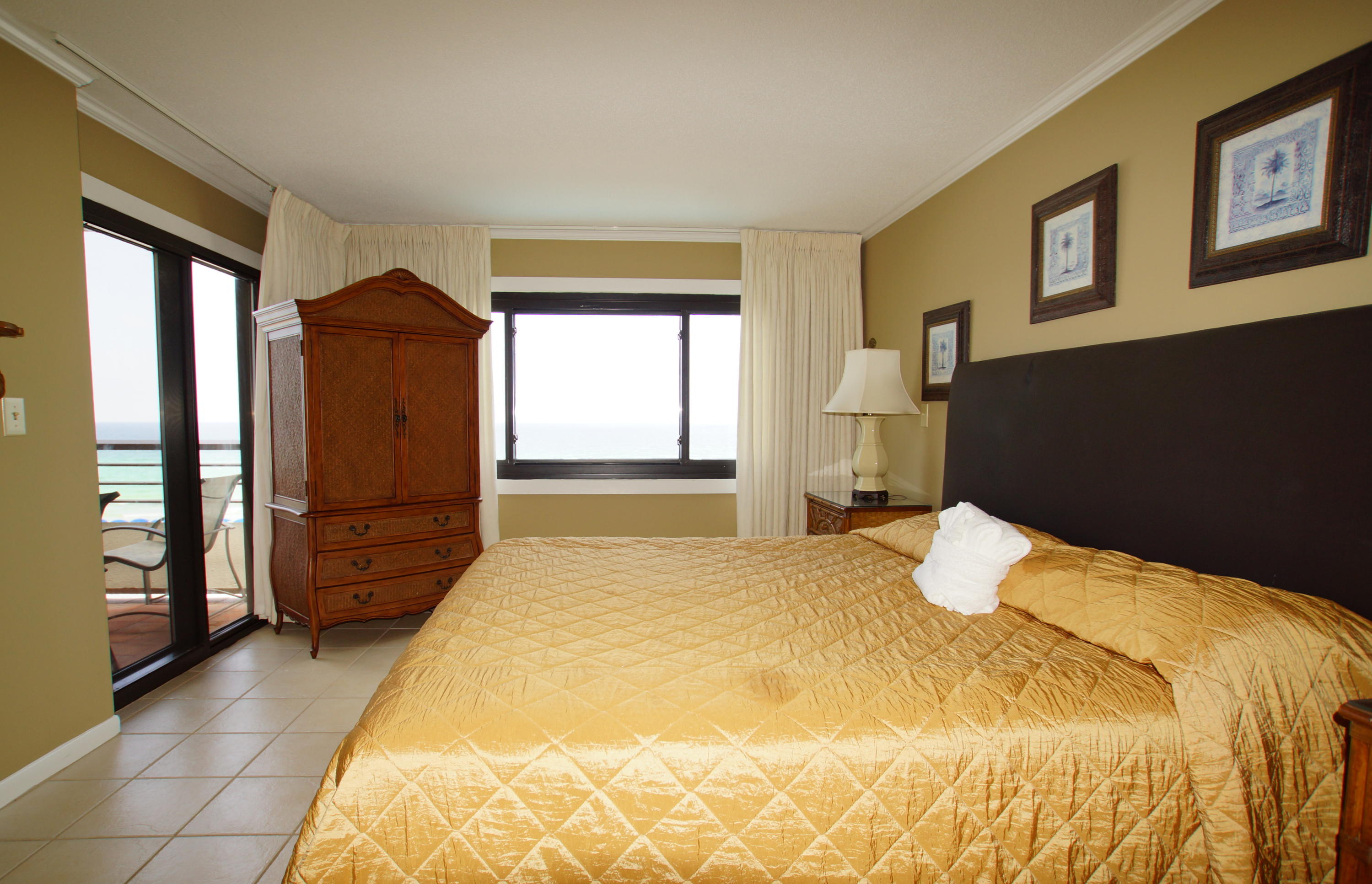 EMERALD TOWERS CONDO - Residential