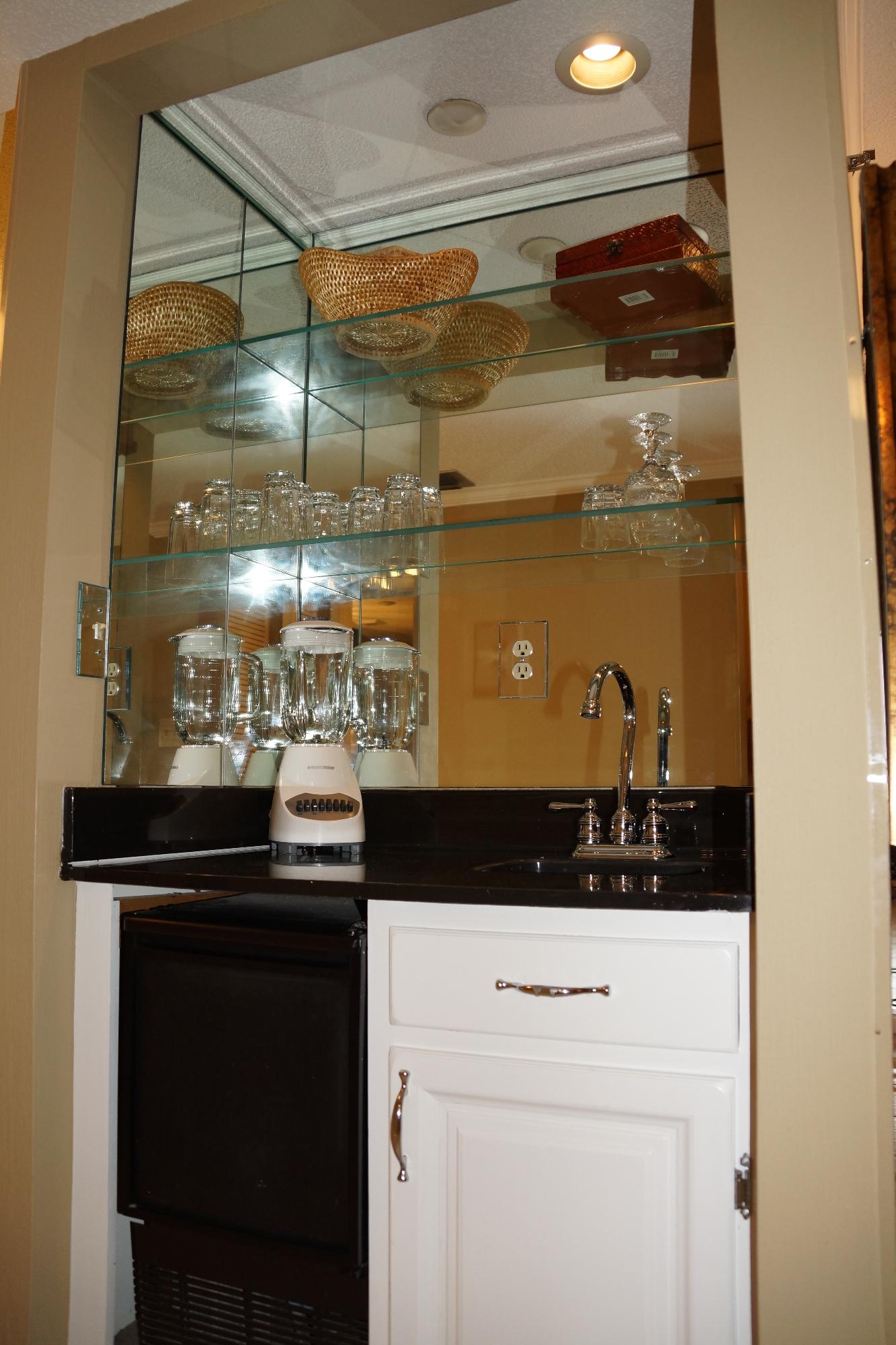 EMERALD TOWERS CONDO - Residential