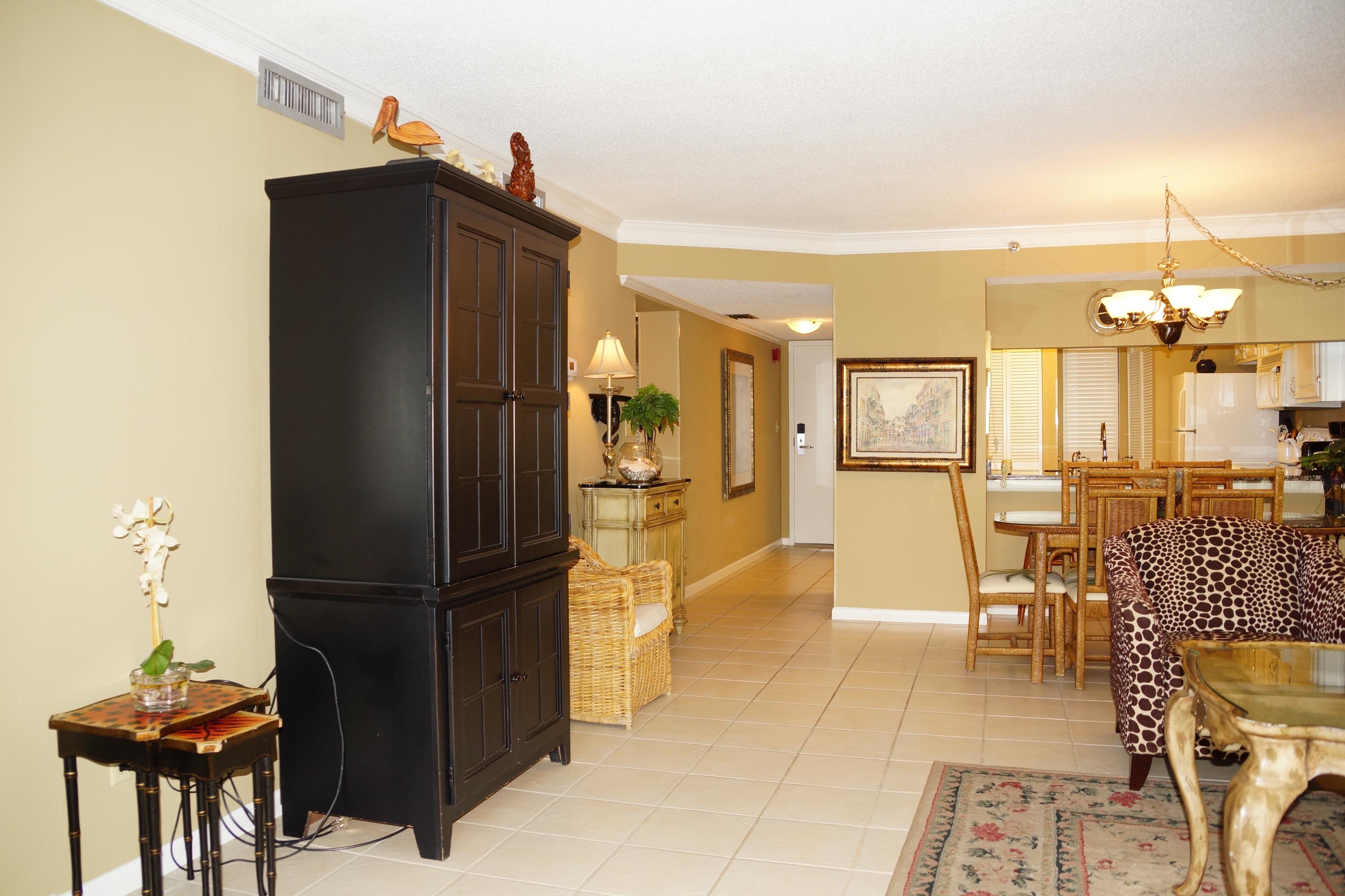 EMERALD TOWERS CONDO - Residential