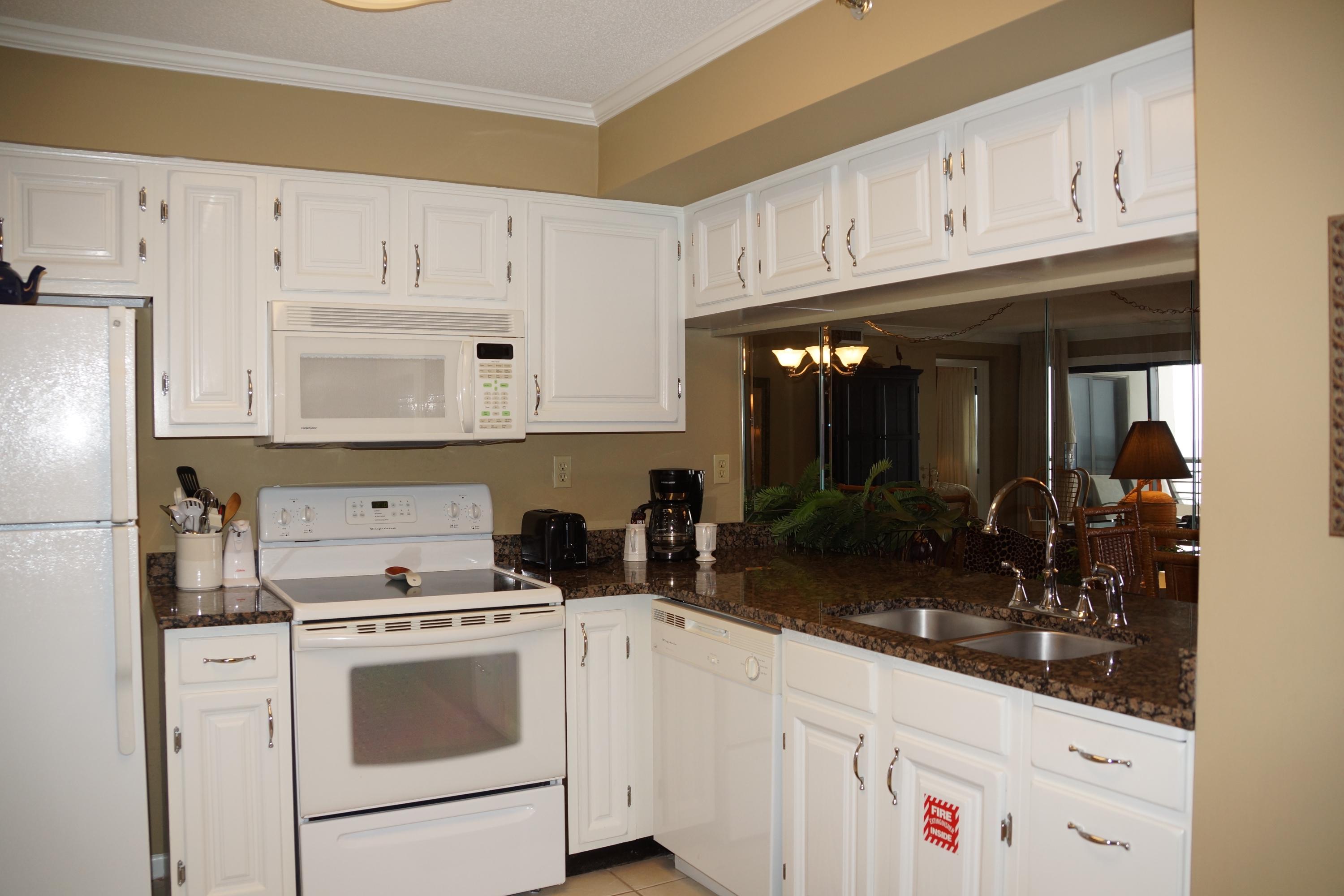 EMERALD TOWERS CONDO - Residential