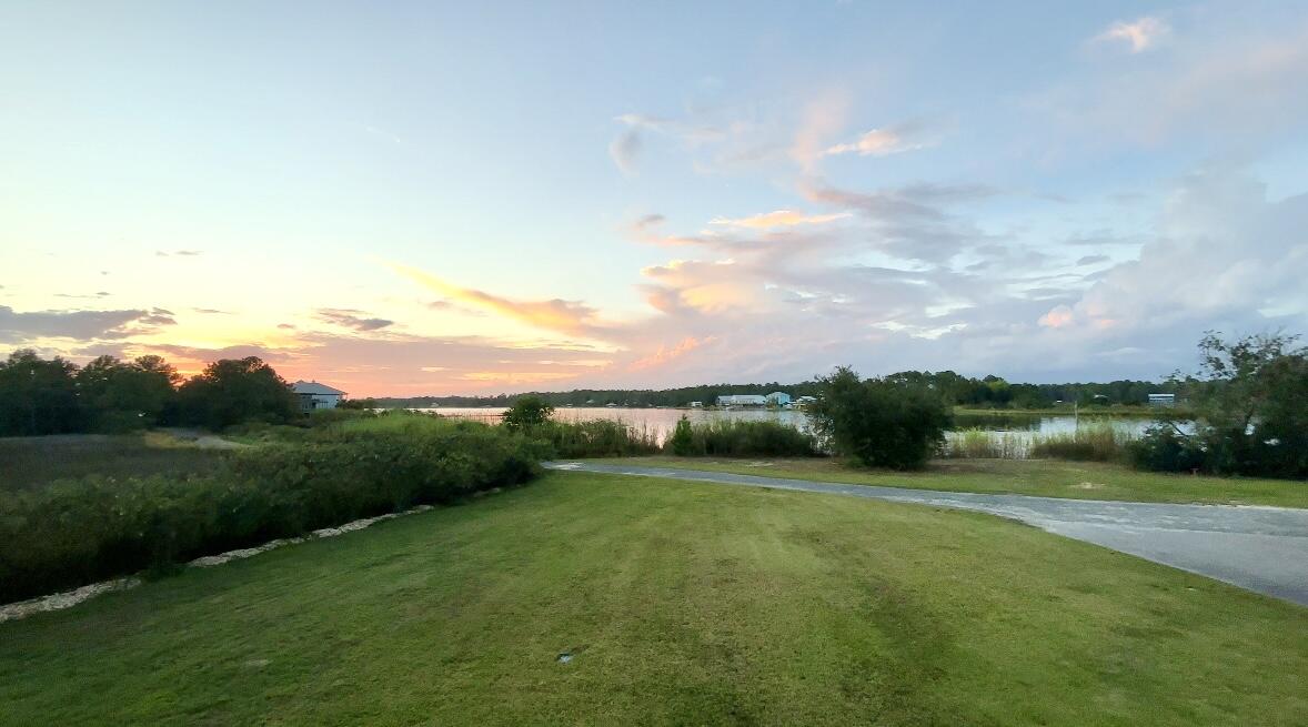 BAY GROVE - Residential