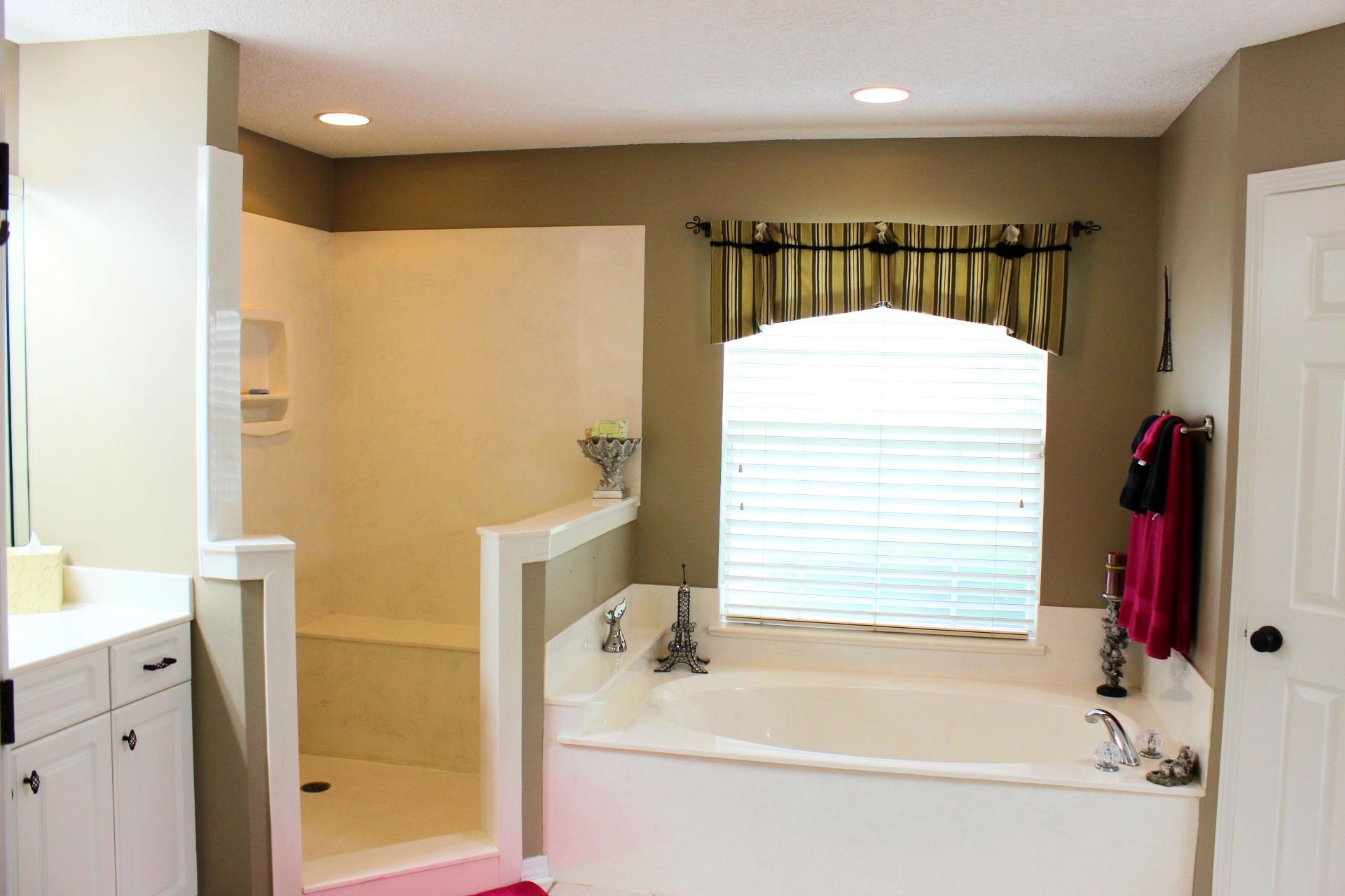 MELISSA OAKS - Residential