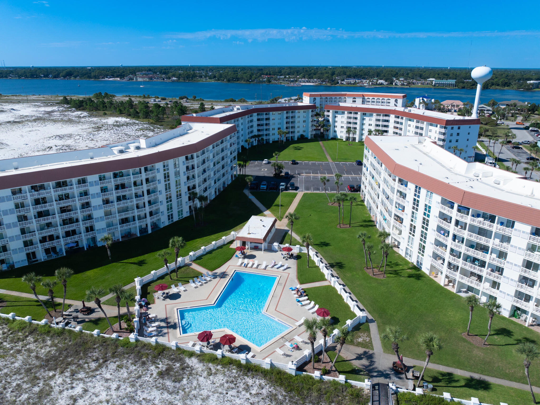 EL MATADOR CONDO - Residential