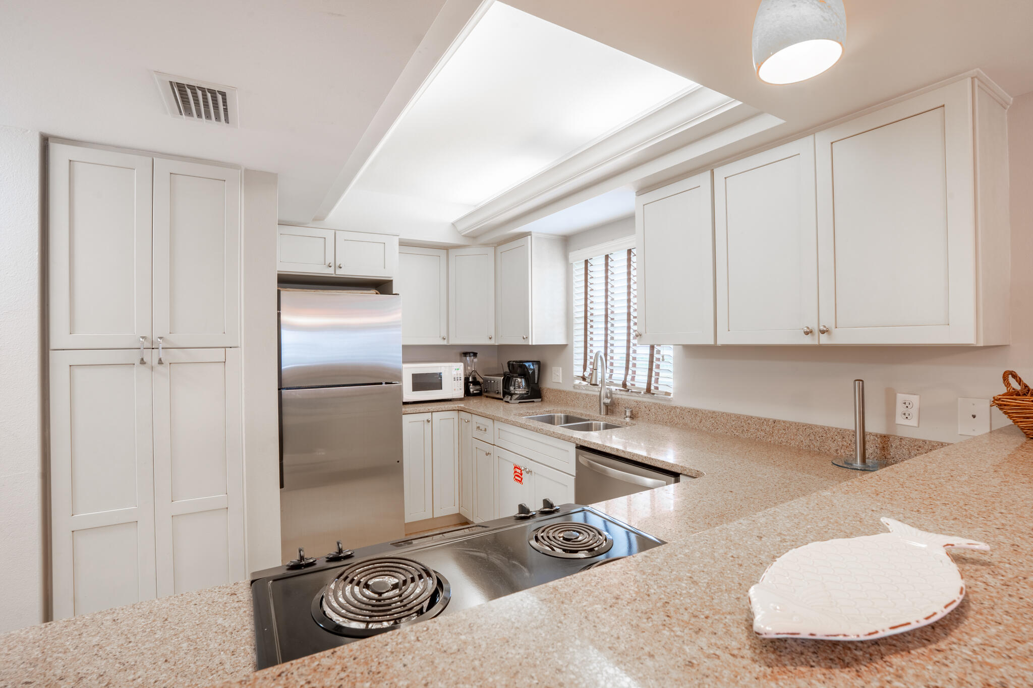 EL MATADOR CONDO - Residential