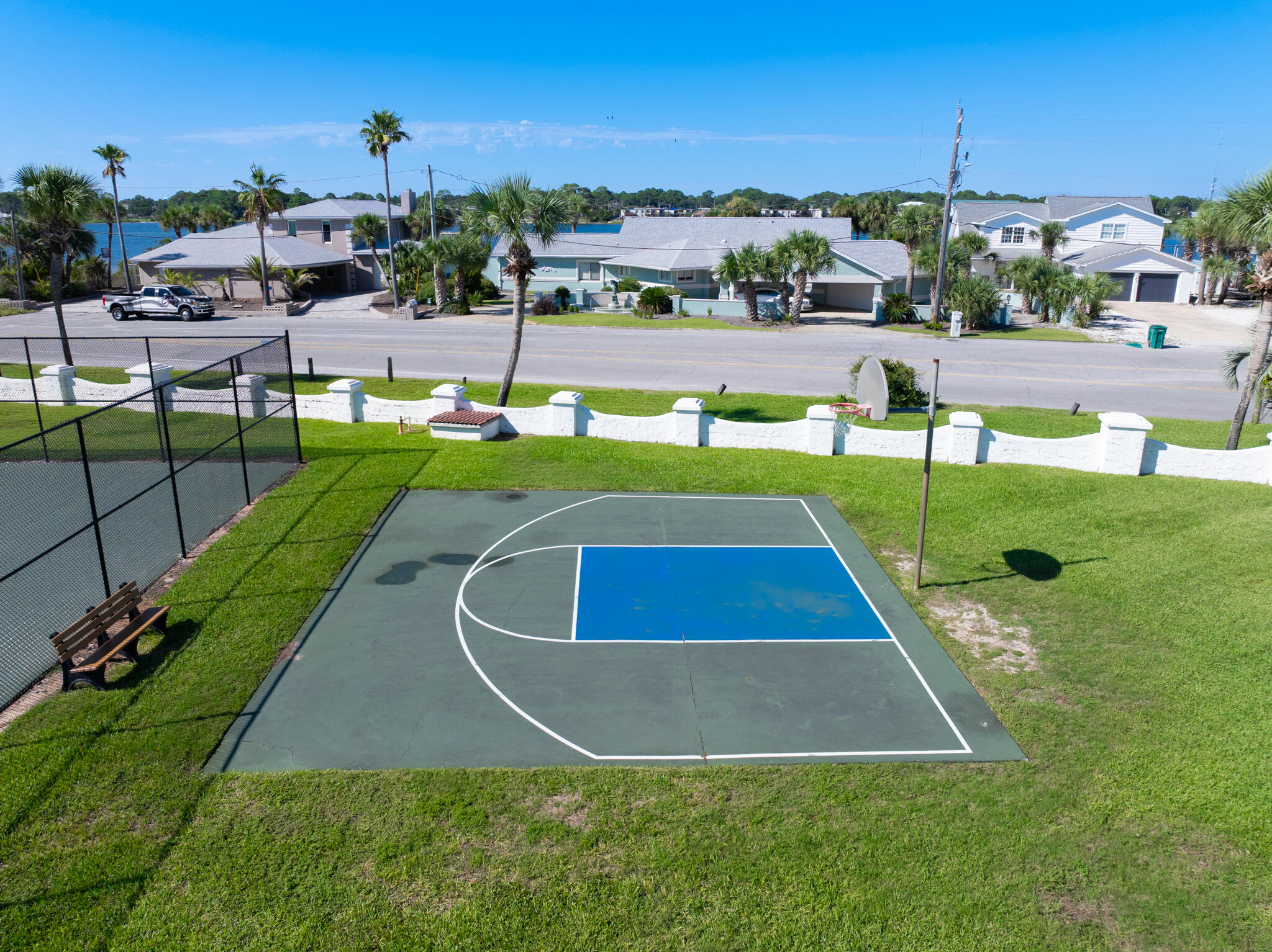 EL MATADOR CONDO - Residential