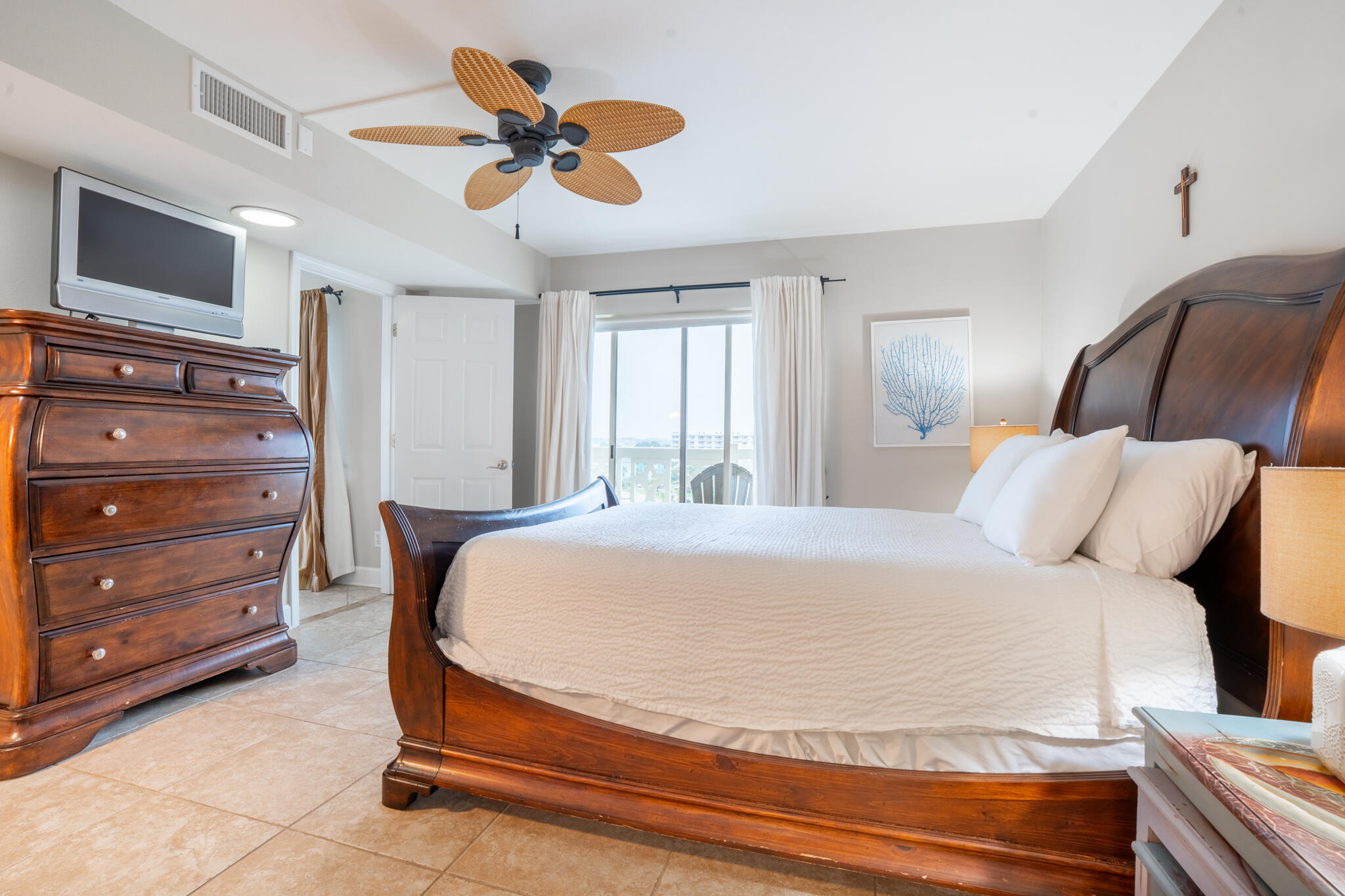 EL MATADOR CONDO - Residential