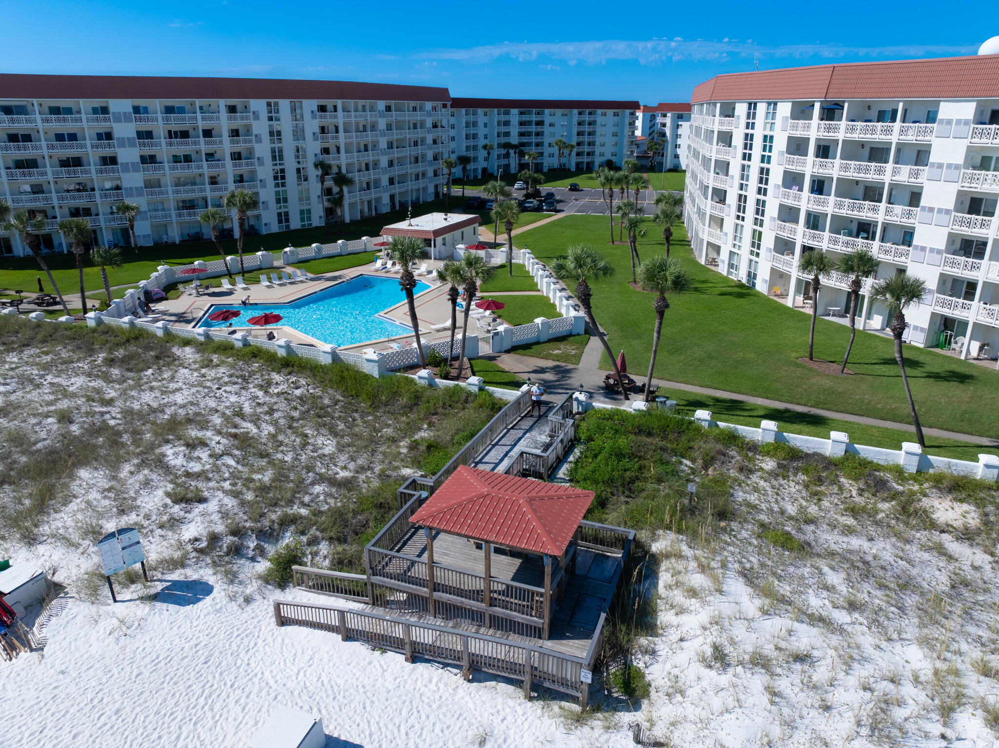 EL MATADOR CONDO - Residential