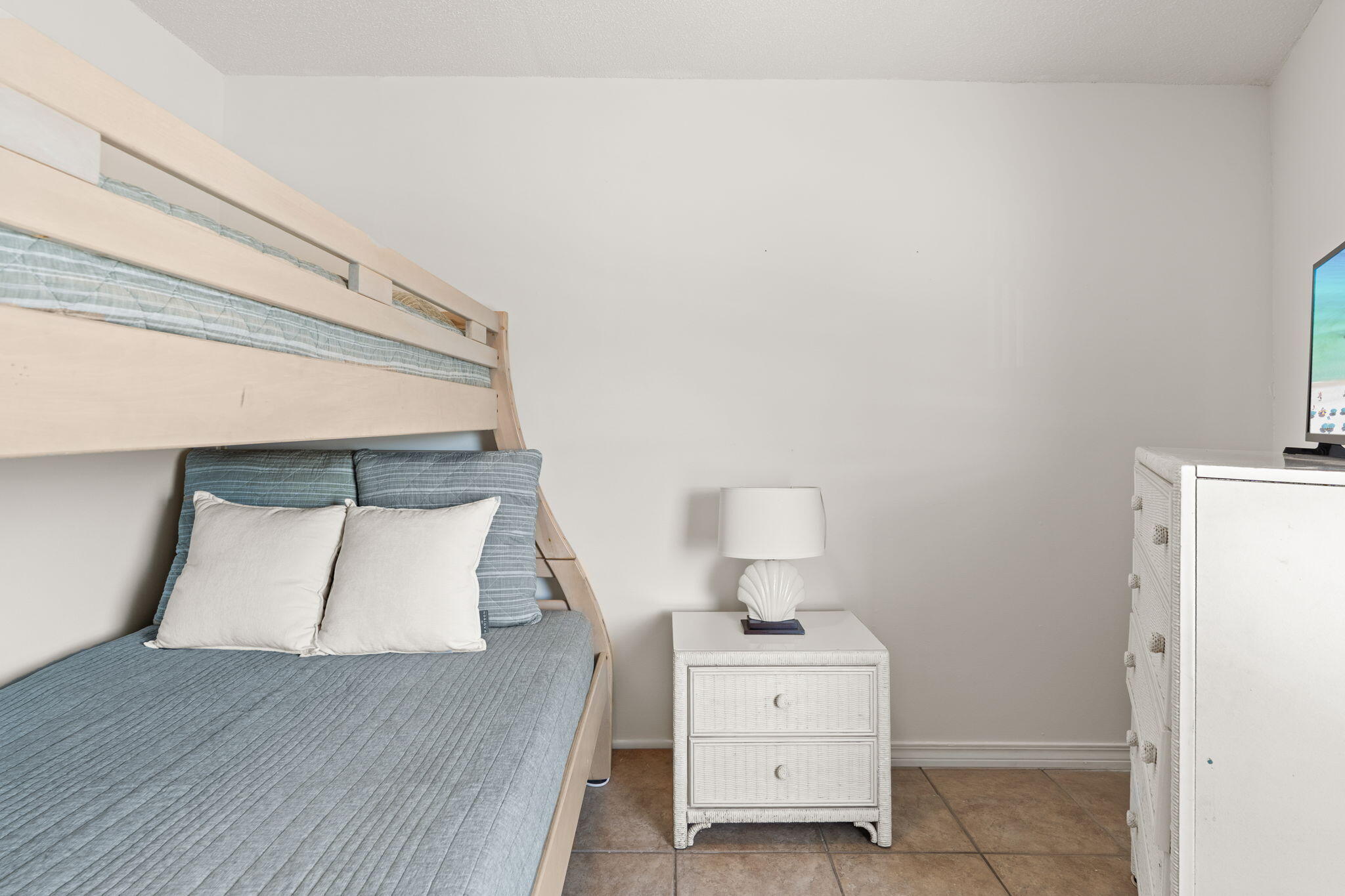 MARAVILLA CONDO 1 - Residential