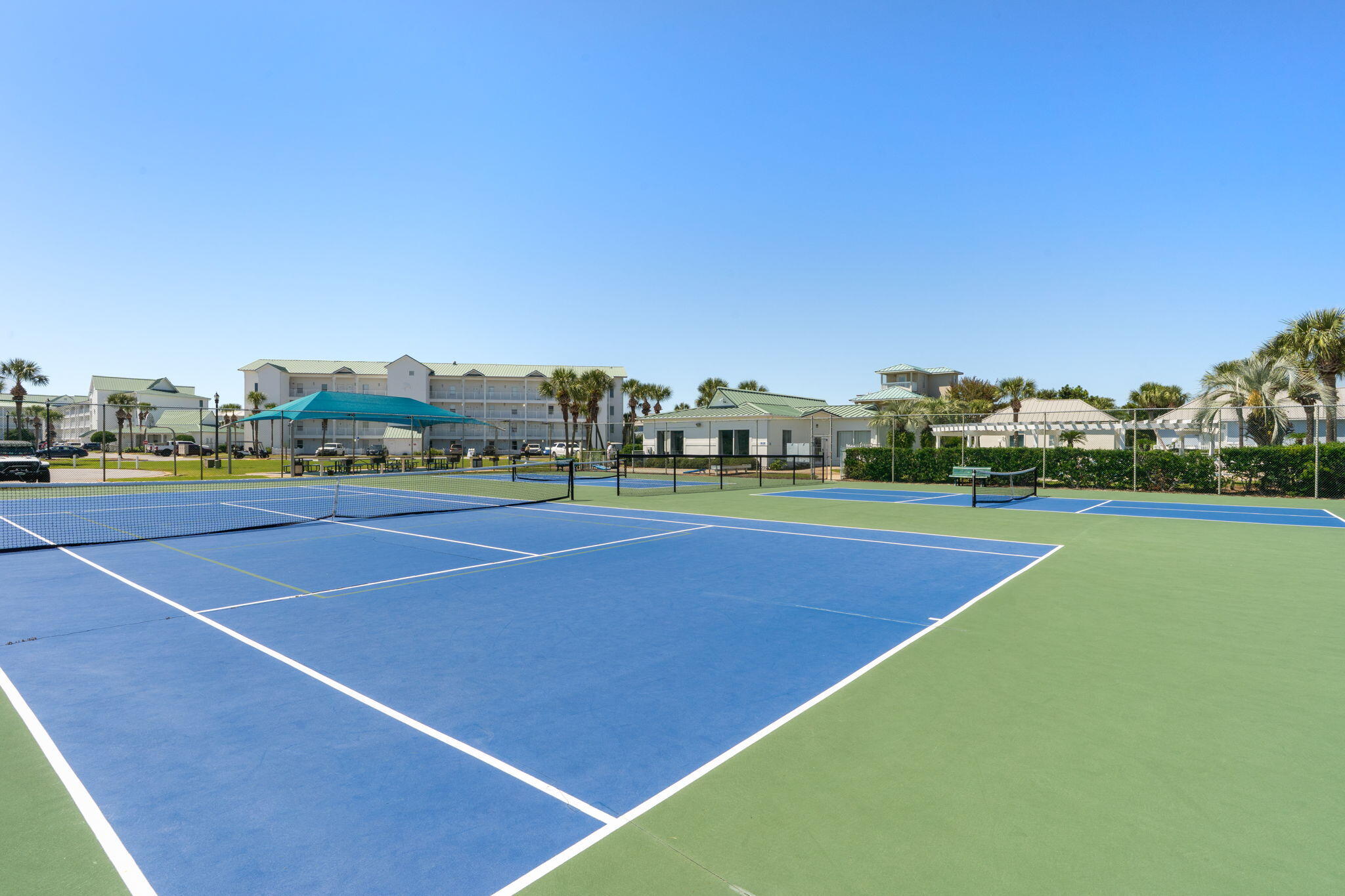 MARAVILLA CONDO 1 - Residential