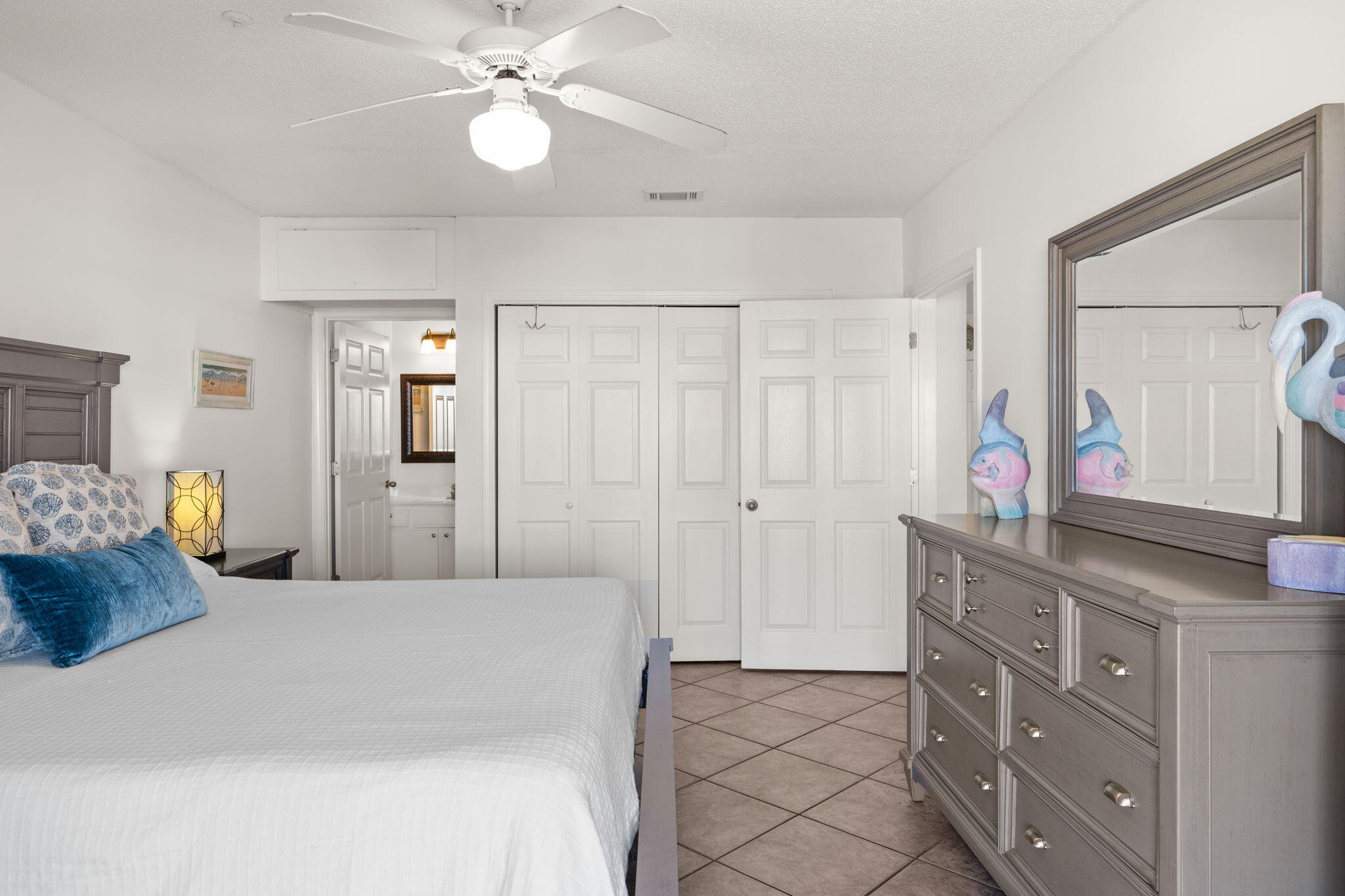 MARAVILLA CONDO 1 - Residential