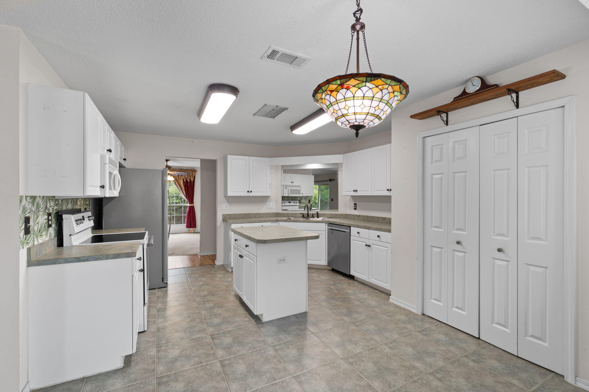 NORTHVIEW ESTATES 7TH ADDN - Residential