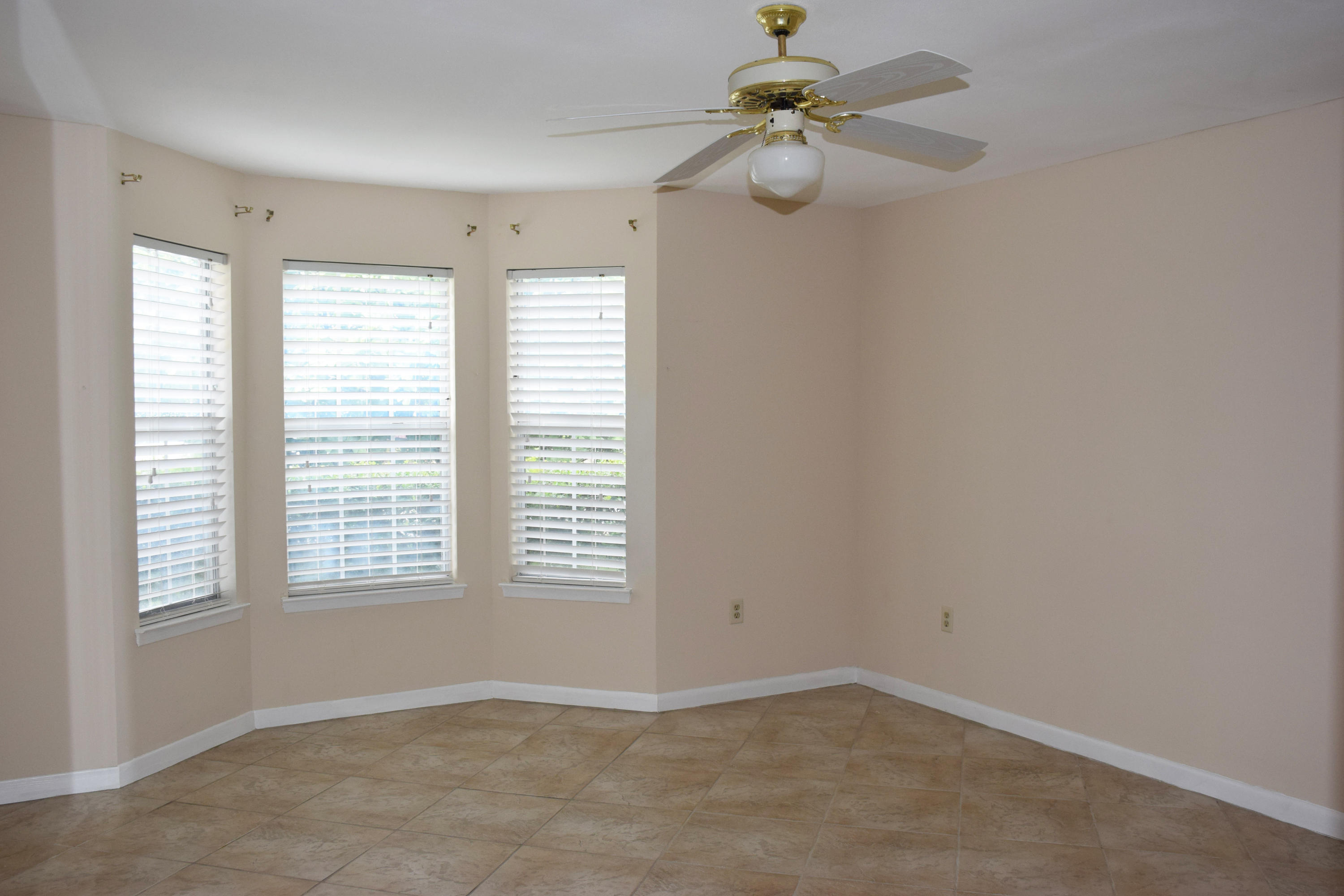 FAIRWAY LAKES PH 1 - Residential