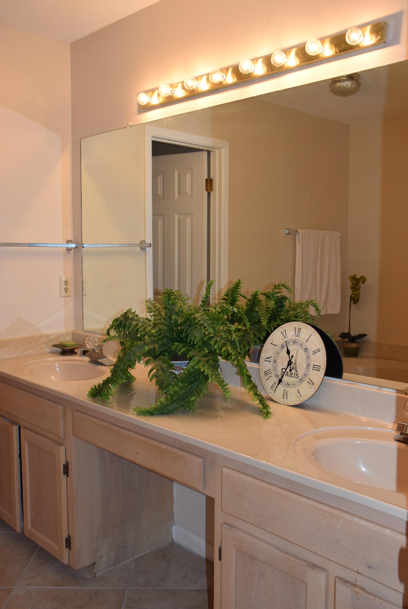 FAIRWAY LAKES PH 1 - Residential