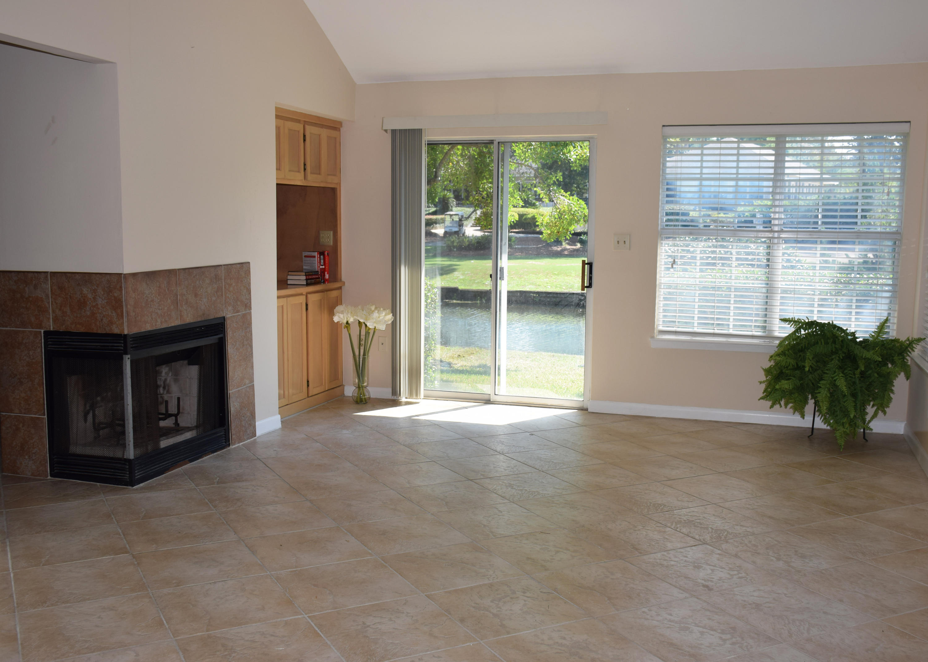 FAIRWAY LAKES PH 1 - Residential