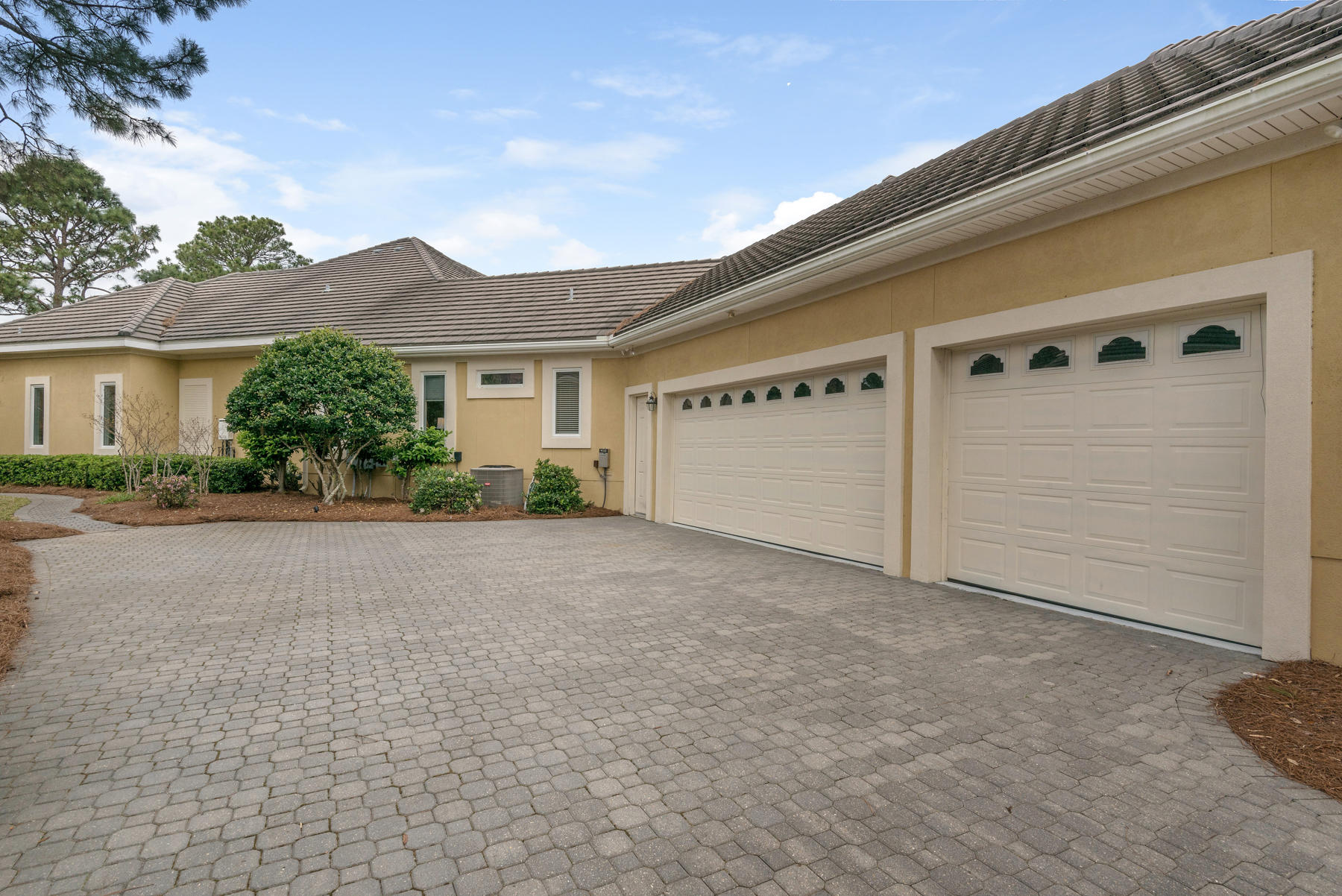 BURNT PINE - Residential