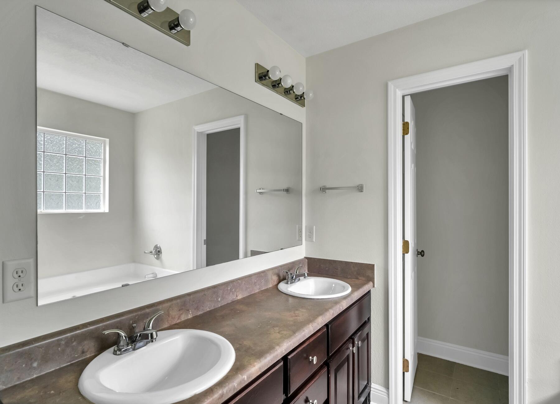 NAVARRE S/D 2ND ADDN - Residential