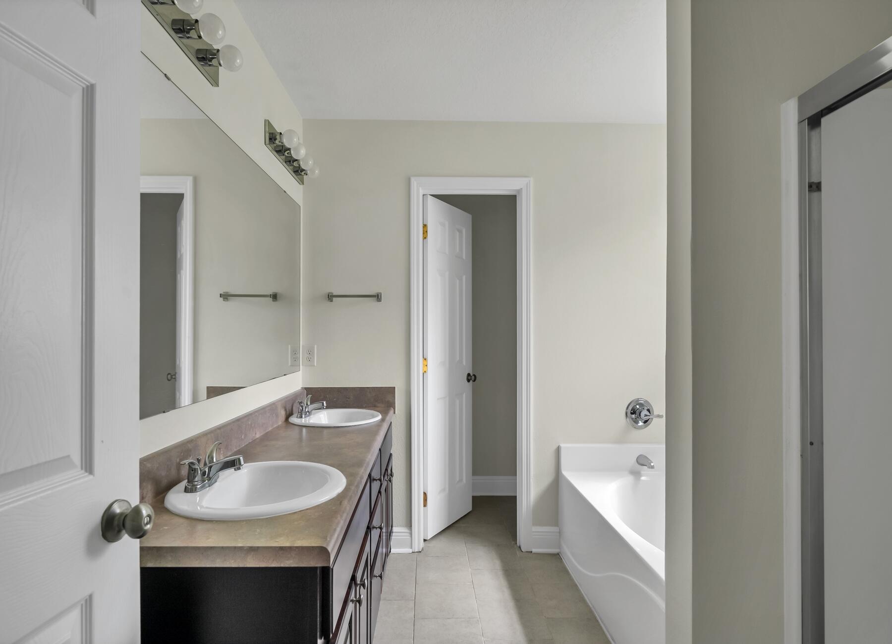 NAVARRE S/D 2ND ADDN - Residential