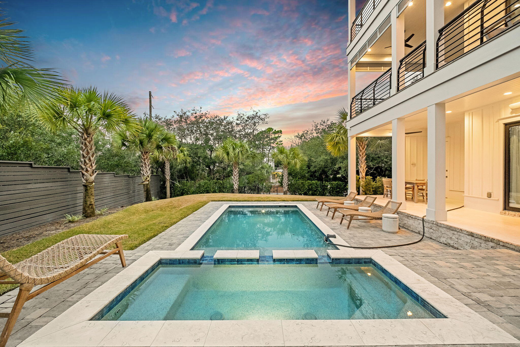 BEACH HIGHLAND - Residential