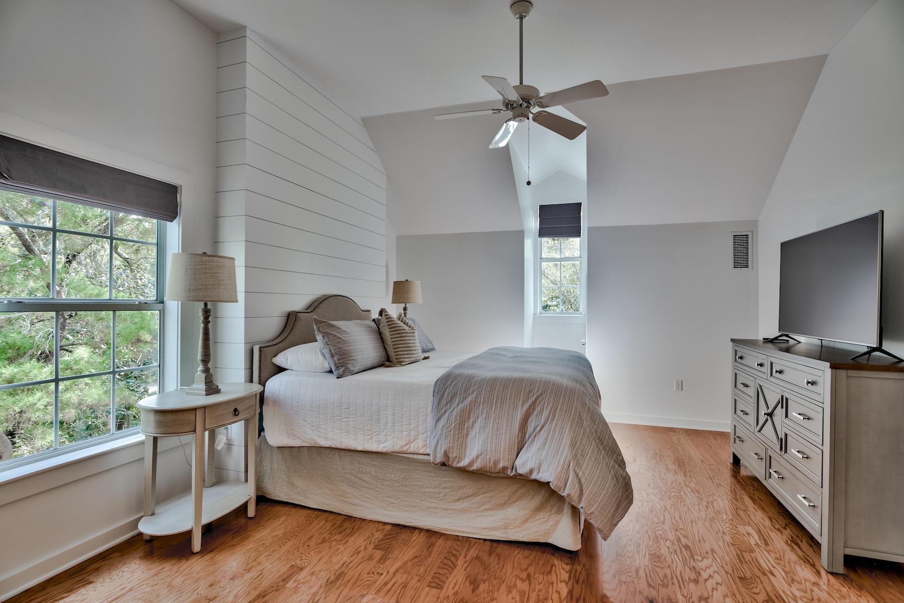 SEAGROVE 3RD ADDN - Residential