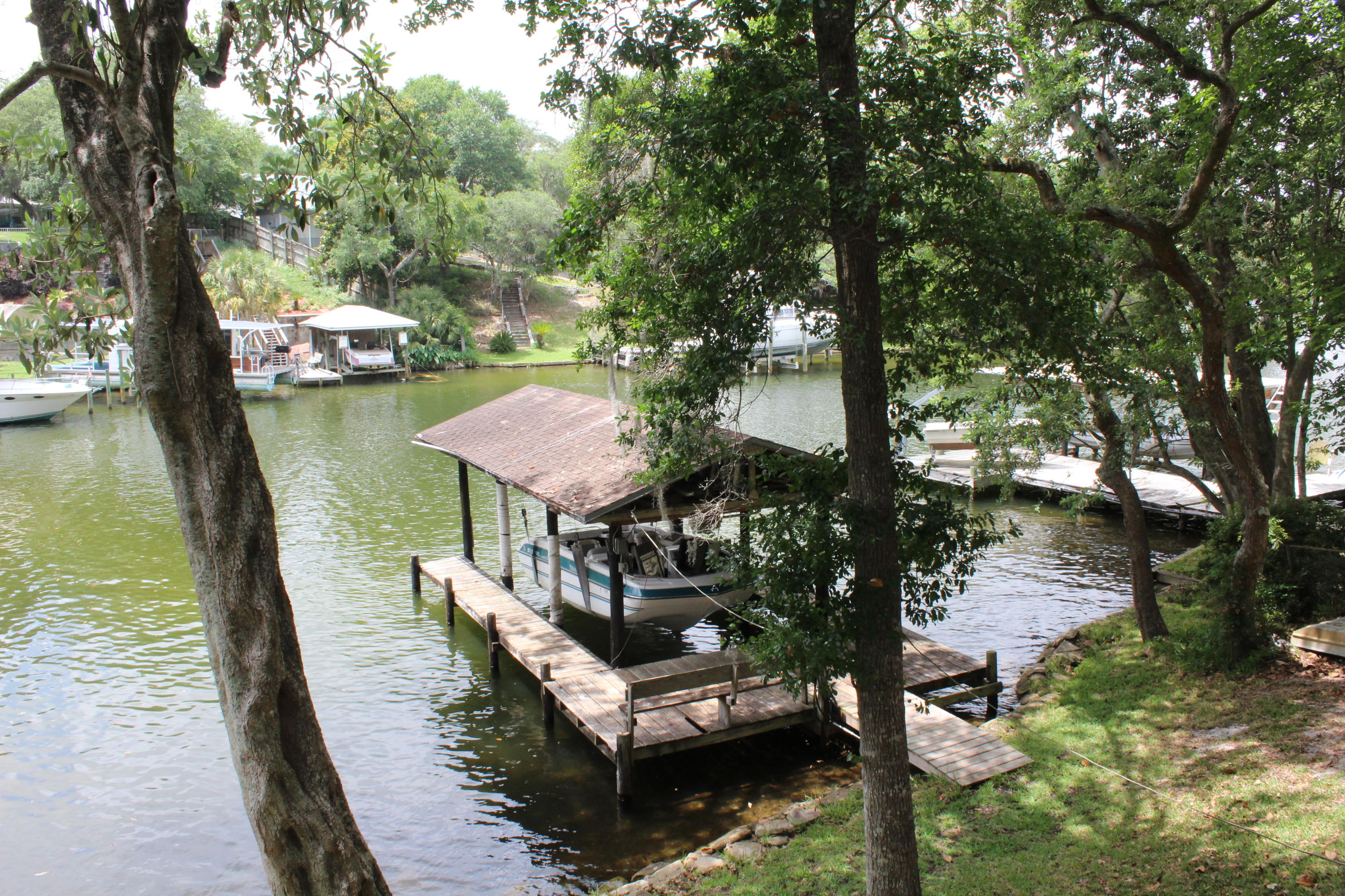 MAGNOLIA MANOR - Residential