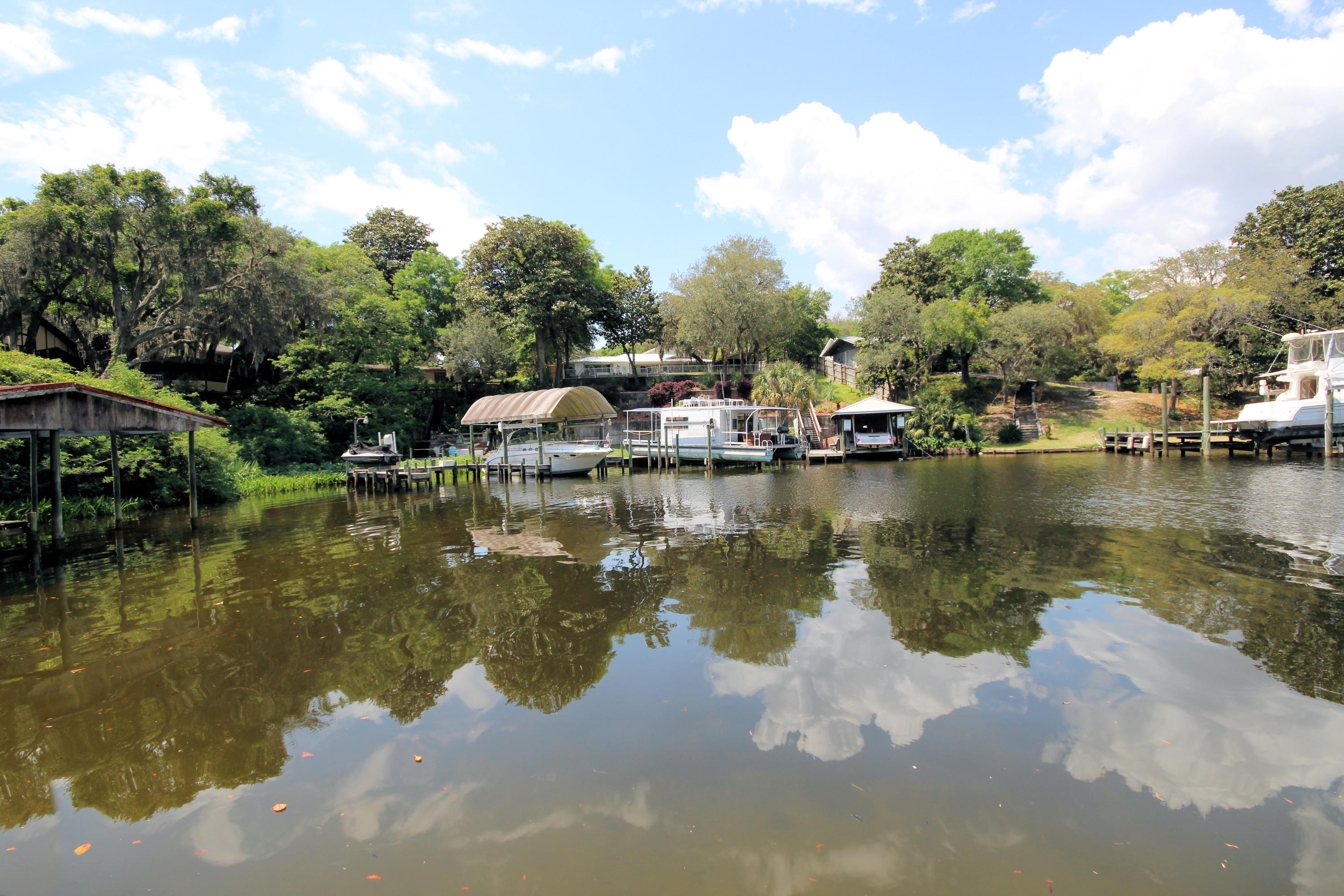 MAGNOLIA MANOR - Residential