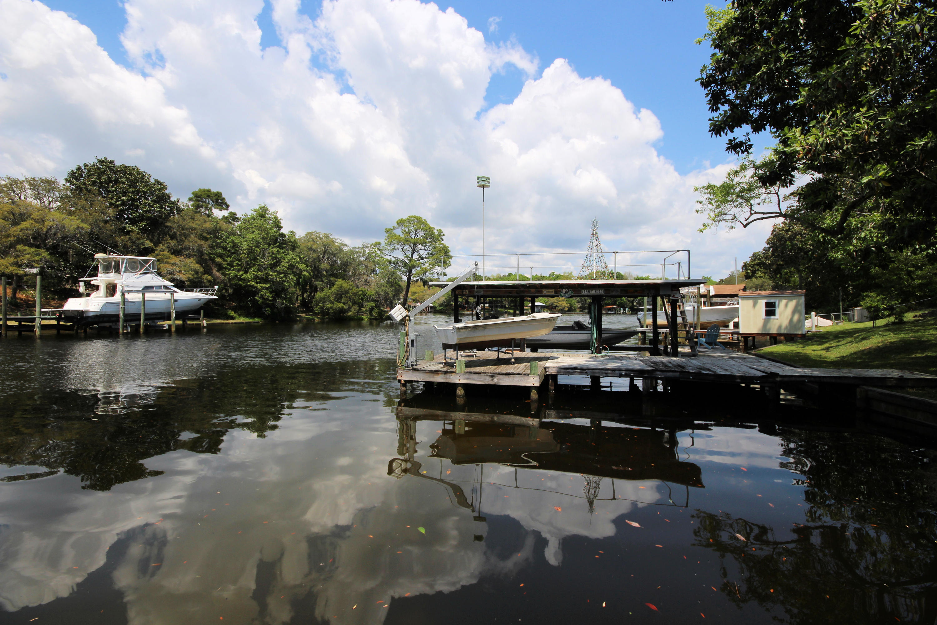 MAGNOLIA MANOR - Residential