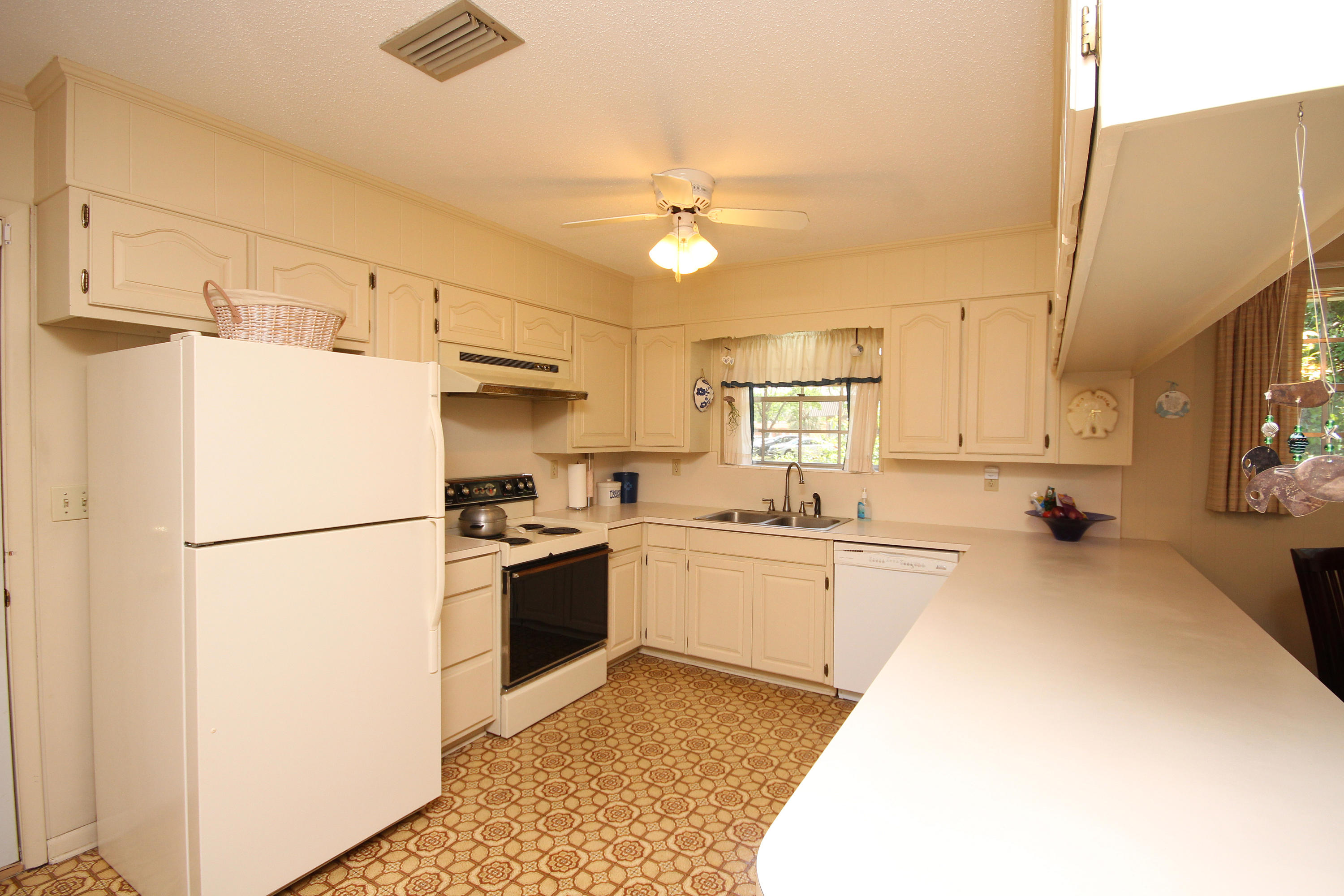 MAGNOLIA MANOR - Residential