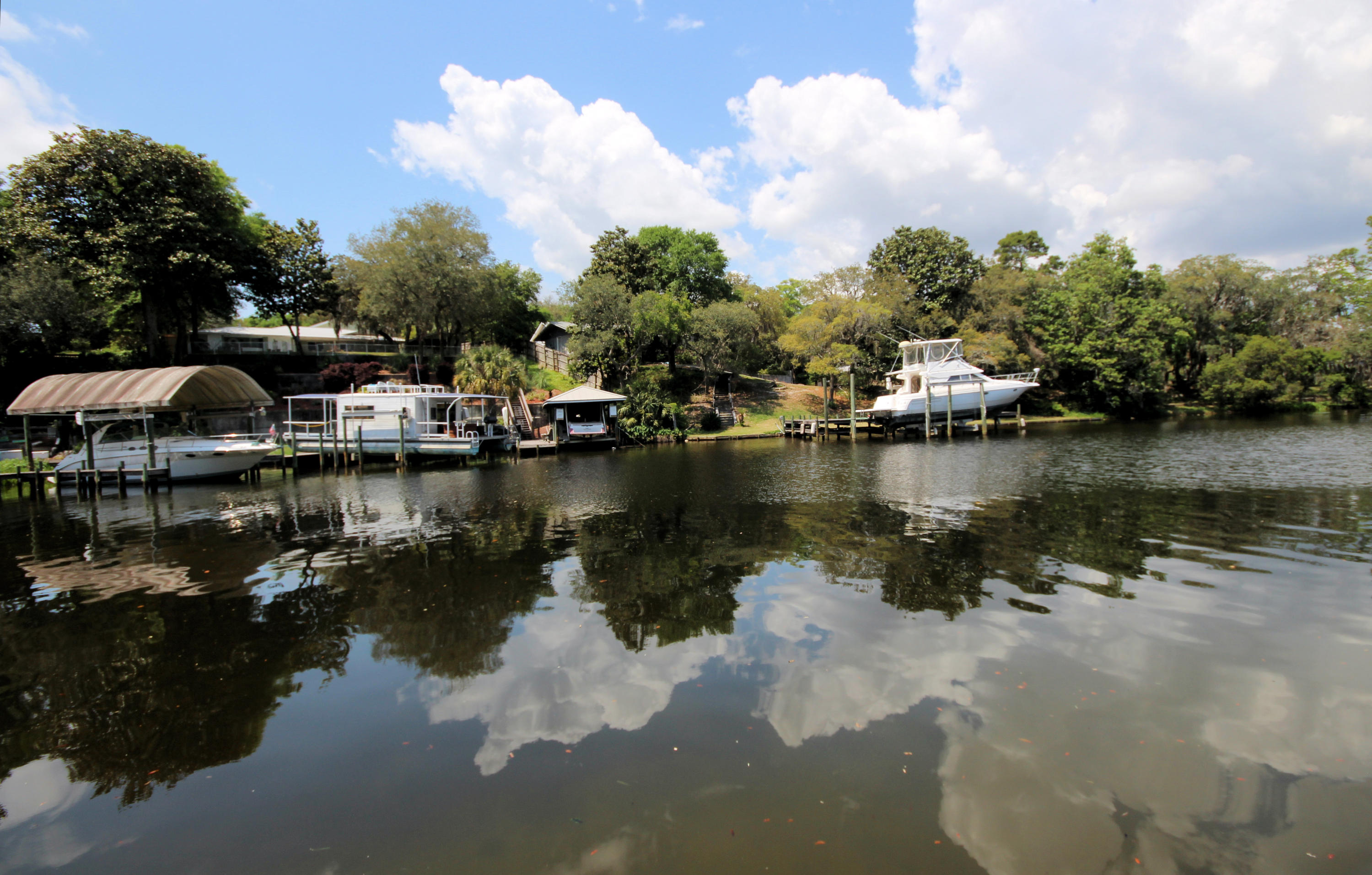 MAGNOLIA MANOR - Residential