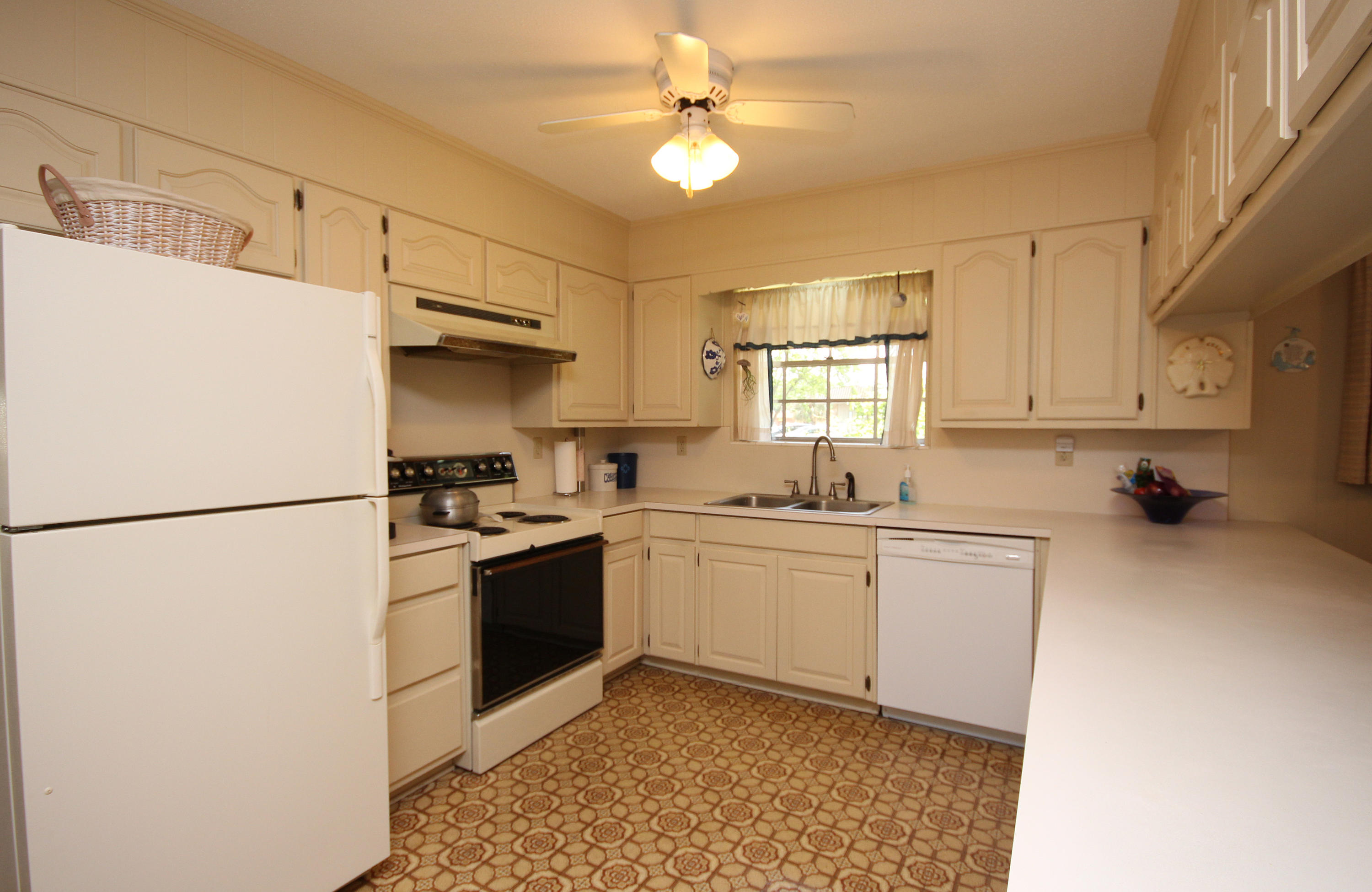 MAGNOLIA MANOR - Residential